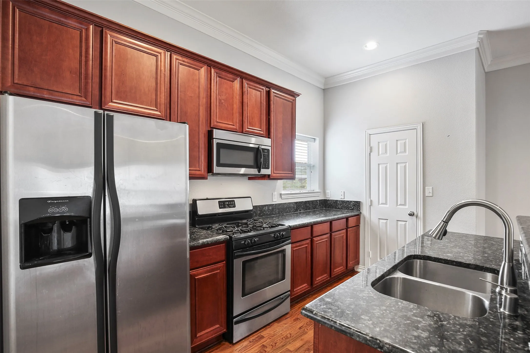 Condominium For Rent in Dallas County , 3119 Cedarplaza Lane 303, Dallas, Texas 75235, 3 Bedroom, 4 Bathroom, 2 Garage spaces, 1,771 Sqft, built in 2006, mls#21389772, Real Estate Agent in Dallas, Homes For Rent in Dallas county, Homes For Rent in Dallas, Realtor in Dallas Texas, Real Estate Brokerage Independent Realty Texas, Luminita Cordes Realtor