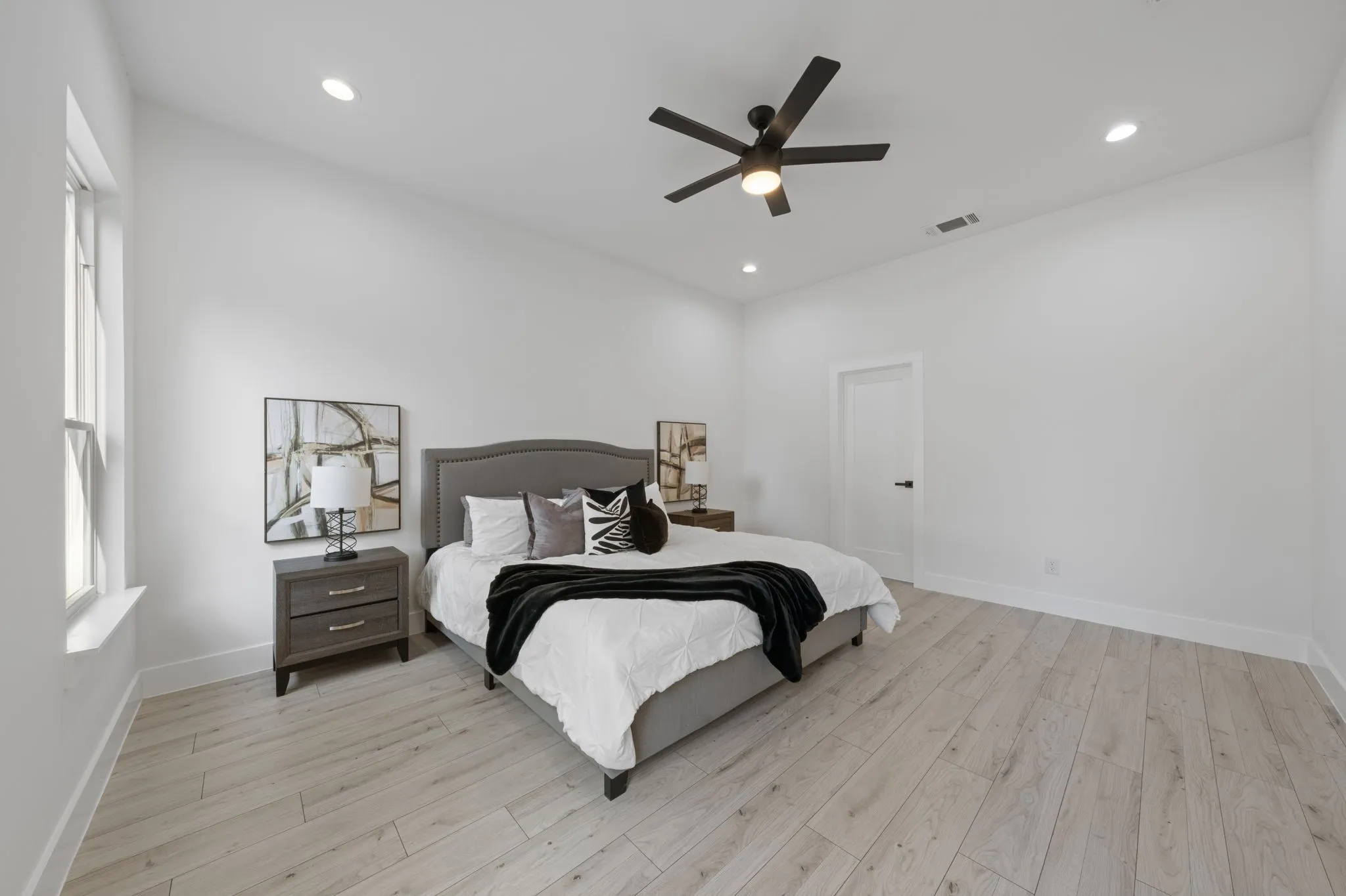 Single Family Residence For Sale in Dallas County , 1429 E Ann Arbor Avenue, Dallas, Texas 75216, 4 Bedroom, 2 Bathroom, 2 Garage spaces, 1,957 Sqft, built in 2026, mls#21389664, Real Estate Agent in Dallas, Homes For Sale in Dallas county, Homes For Sale in Dallas, Realtor in Dallas Texas, Real Estate Brokerage Independent Realty Texas, Luminita Cordes Realtor
