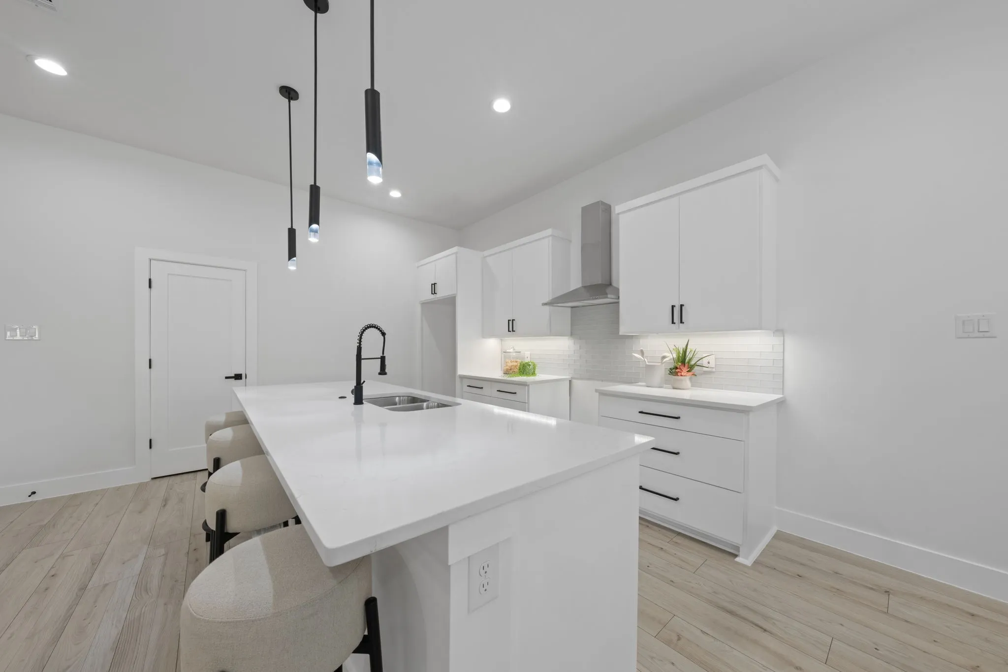 Single Family Residence For Sale in Dallas County , 1429 E Ann Arbor Avenue, Dallas, Texas 75216, 4 Bedroom, 2 Bathroom, 2 Garage spaces, 1,957 Sqft, built in 2026, mls#21389664, Real Estate Agent in Dallas, Homes For Sale in Dallas county, Homes For Sale in Dallas, Realtor in Dallas Texas, Real Estate Brokerage Independent Realty Texas, Luminita Cordes Realtor