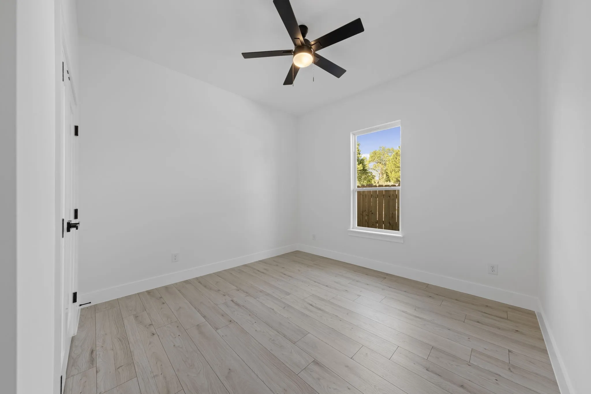 Single Family Residence For Sale in Dallas County , 1429 E Ann Arbor Avenue, Dallas, Texas 75216, 4 Bedroom, 2 Bathroom, 2 Garage spaces, 1,957 Sqft, built in 2026, mls#21389664, Real Estate Agent in Dallas, Homes For Sale in Dallas county, Homes For Sale in Dallas, Realtor in Dallas Texas, Real Estate Brokerage Independent Realty Texas, Luminita Cordes Realtor
