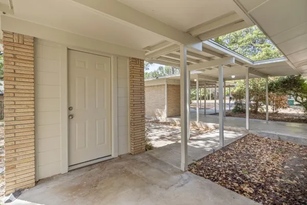 Single Family Residence For Sale in Denton County , 2514 Sherwood Street, Denton, Texas 76209, 3 Bedroom, 2 Bathroom, Garage spaces, 1,400 Sqft, built in 1965, mls#21389493, Real Estate Agent in Denton, Homes For Sale in Denton county, Homes For Sale in Denton, Realtor in Denton Texas, Real Estate Brokerage Independent Realty Texas, Luminita Cordes Realtor