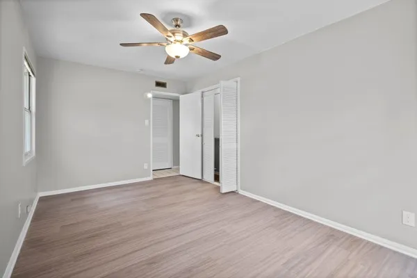 Single Family Residence For Sale in Denton County , 2514 Sherwood Street, Denton, Texas 76209, 3 Bedroom, 2 Bathroom, Garage spaces, 1,400 Sqft, built in 1965, mls#21389493, Real Estate Agent in Denton, Homes For Sale in Denton county, Homes For Sale in Denton, Realtor in Denton Texas, Real Estate Brokerage Independent Realty Texas, Luminita Cordes Realtor