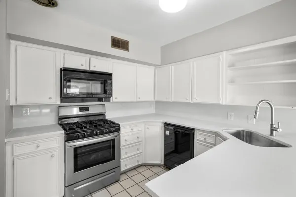 Single Family Residence For Sale in Denton County , 2514 Sherwood Street, Denton, Texas 76209, 3 Bedroom, 2 Bathroom, Garage spaces, 1,400 Sqft, built in 1965, mls#21389493, Real Estate Agent in Denton, Homes For Sale in Denton county, Homes For Sale in Denton, Realtor in Denton Texas, Real Estate Brokerage Independent Realty Texas, Luminita Cordes Realtor