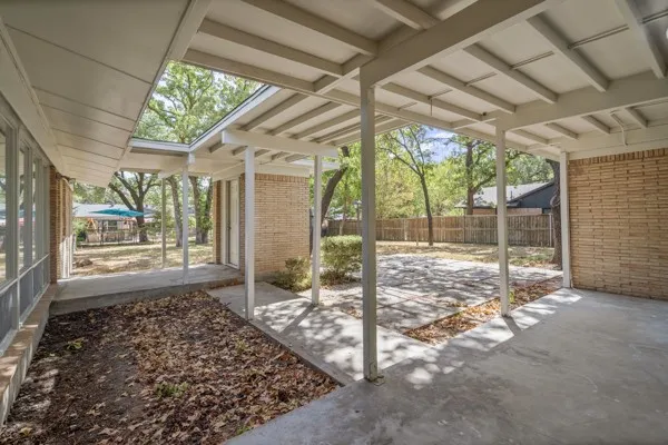 Single Family Residence For Sale in Denton County , 2514 Sherwood Street, Denton, Texas 76209, 3 Bedroom, 2 Bathroom, Garage spaces, 1,400 Sqft, built in 1965, mls#21389493, Real Estate Agent in Denton, Homes For Sale in Denton county, Homes For Sale in Denton, Realtor in Denton Texas, Real Estate Brokerage Independent Realty Texas, Luminita Cordes Realtor