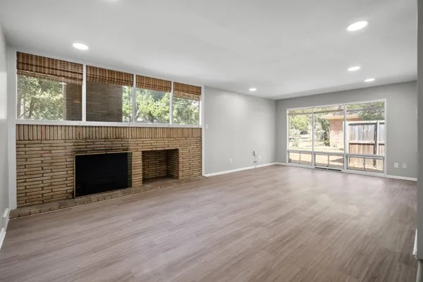 Single Family Residence For Sale in Denton County , 2514 Sherwood Street, Denton, Texas 76209, 3 Bedroom, 2 Bathroom, Garage spaces, 1,400 Sqft, built in 1965, mls#21389493, Real Estate Agent in Denton, Homes For Sale in Denton county, Homes For Sale in Denton, Realtor in Denton Texas, Real Estate Brokerage Independent Realty Texas, Luminita Cordes Realtor