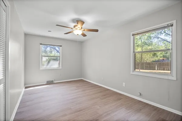 Single Family Residence For Sale in Denton County , 2514 Sherwood Street, Denton, Texas 76209, 3 Bedroom, 2 Bathroom, Garage spaces, 1,400 Sqft, built in 1965, mls#21389493, Real Estate Agent in Denton, Homes For Sale in Denton county, Homes For Sale in Denton, Realtor in Denton Texas, Real Estate Brokerage Independent Realty Texas, Luminita Cordes Realtor