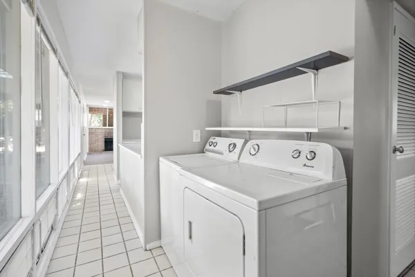 Single Family Residence For Sale in Denton County , 2514 Sherwood Street, Denton, Texas 76209, 3 Bedroom, 2 Bathroom, Garage spaces, 1,400 Sqft, built in 1965, mls#21389493, Real Estate Agent in Denton, Homes For Sale in Denton county, Homes For Sale in Denton, Realtor in Denton Texas, Real Estate Brokerage Independent Realty Texas, Luminita Cordes Realtor