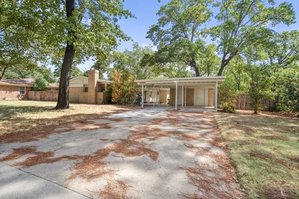 Single Family Residence For Sale in Denton County , 2514 Sherwood Street, Denton, Texas 76209, 3 Bedroom, 2 Bathroom, Garage spaces, 1,400 Sqft, built in 1965, mls#21389493, Real Estate Agent in Denton, Homes For Sale in Denton county, Homes For Sale in Denton, Realtor in Denton Texas, Real Estate Brokerage Independent Realty Texas, Luminita Cordes Realtor