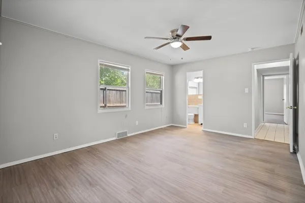 Single Family Residence For Sale in Denton County , 2514 Sherwood Street, Denton, Texas 76209, 3 Bedroom, 2 Bathroom, Garage spaces, 1,400 Sqft, built in 1965, mls#21389493, Real Estate Agent in Denton, Homes For Sale in Denton county, Homes For Sale in Denton, Realtor in Denton Texas, Real Estate Brokerage Independent Realty Texas, Luminita Cordes Realtor