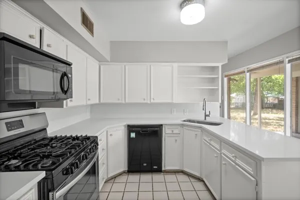 Single Family Residence For Sale in Denton County , 2514 Sherwood Street, Denton, Texas 76209, 3 Bedroom, 2 Bathroom, Garage spaces, 1,400 Sqft, built in 1965, mls#21389493, Real Estate Agent in Denton, Homes For Sale in Denton county, Homes For Sale in Denton, Realtor in Denton Texas, Real Estate Brokerage Independent Realty Texas, Luminita Cordes Realtor