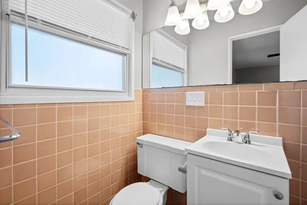 Single Family Residence For Sale in Denton County , 2514 Sherwood Street, Denton, Texas 76209, 3 Bedroom, 2 Bathroom, Garage spaces, 1,400 Sqft, built in 1965, mls#21389493, Real Estate Agent in Denton, Homes For Sale in Denton county, Homes For Sale in Denton, Realtor in Denton Texas, Real Estate Brokerage Independent Realty Texas, Luminita Cordes Realtor