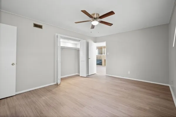 Single Family Residence For Sale in Denton County , 2514 Sherwood Street, Denton, Texas 76209, 3 Bedroom, 2 Bathroom, Garage spaces, 1,400 Sqft, built in 1965, mls#21389493, Real Estate Agent in Denton, Homes For Sale in Denton county, Homes For Sale in Denton, Realtor in Denton Texas, Real Estate Brokerage Independent Realty Texas, Luminita Cordes Realtor