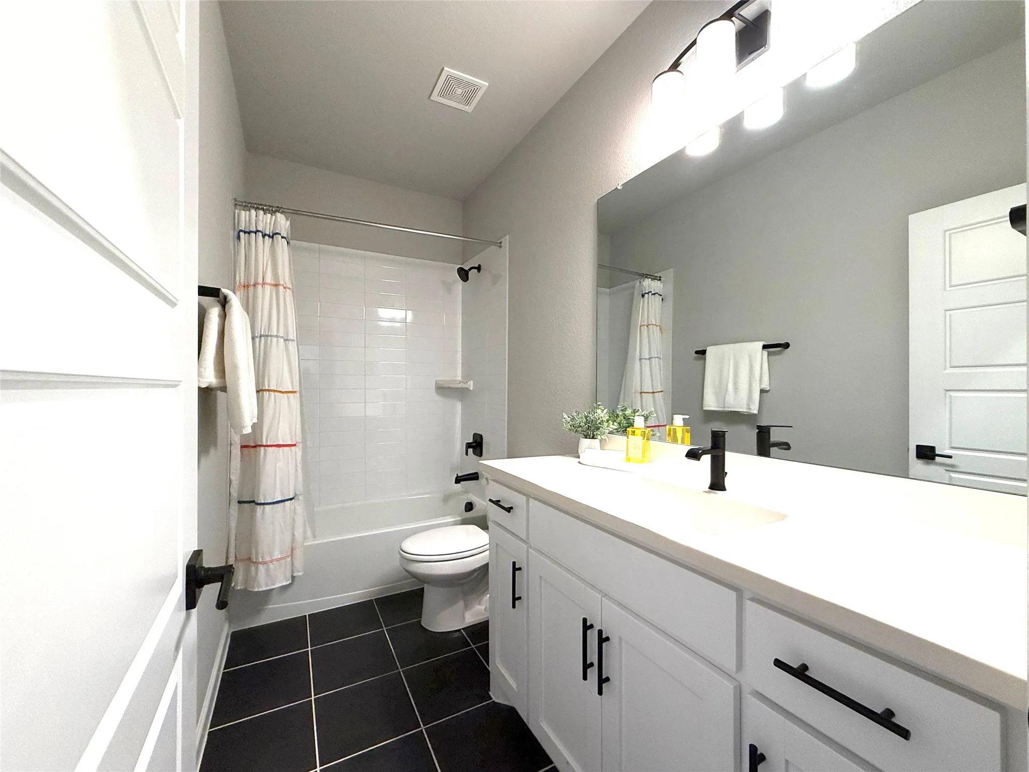 Single Family Residence For Rent in Dallas County , 3417 Rosebud Park Lane, Dallas, Texas 75229, 3 Bedroom, 3 Bathroom, 2 Garage spaces, 2,871 Sqft, built in 2021, mls#21389781, Real Estate Agent in Dallas, Homes For Rent in Dallas county, Homes For Rent in Dallas, Realtor in Dallas Texas, Real Estate Brokerage Independent Realty Texas, Luminita Cordes Realtor