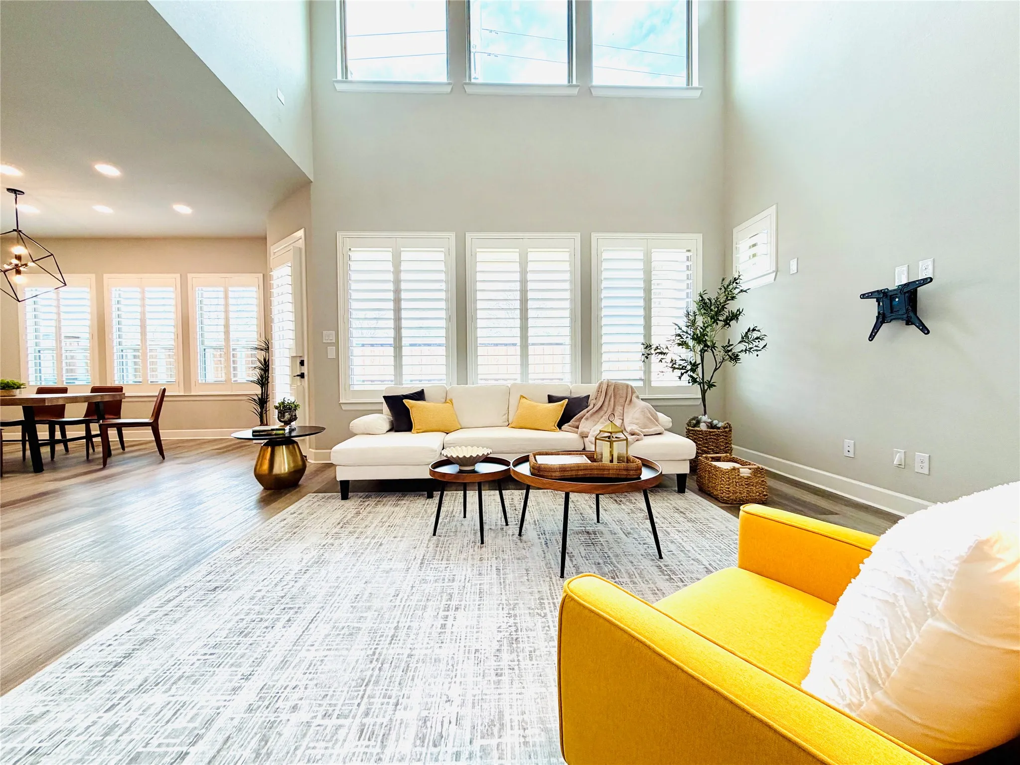 Single Family Residence For Rent in Dallas County , 3417 Rosebud Park Lane, Dallas, Texas 75229, 3 Bedroom, 3 Bathroom, 2 Garage spaces, 2,871 Sqft, built in 2021, mls#21389781, Real Estate Agent in Dallas, Homes For Rent in Dallas county, Homes For Rent in Dallas, Realtor in Dallas Texas, Real Estate Brokerage Independent Realty Texas, Luminita Cordes Realtor