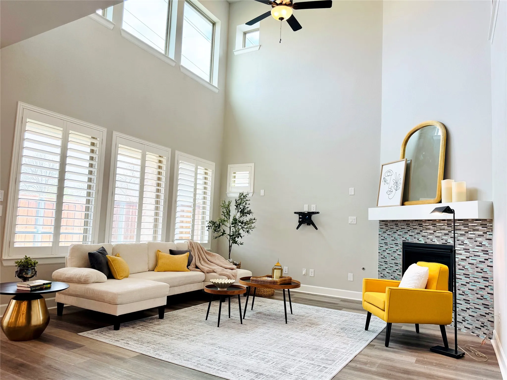 Single Family Residence For Rent in Dallas County , 3417 Rosebud Park Lane, Dallas, Texas 75229, 3 Bedroom, 3 Bathroom, 2 Garage spaces, 2,871 Sqft, built in 2021, mls#21389781, Real Estate Agent in Dallas, Homes For Rent in Dallas county, Homes For Rent in Dallas, Realtor in Dallas Texas, Real Estate Brokerage Independent Realty Texas, Luminita Cordes Realtor