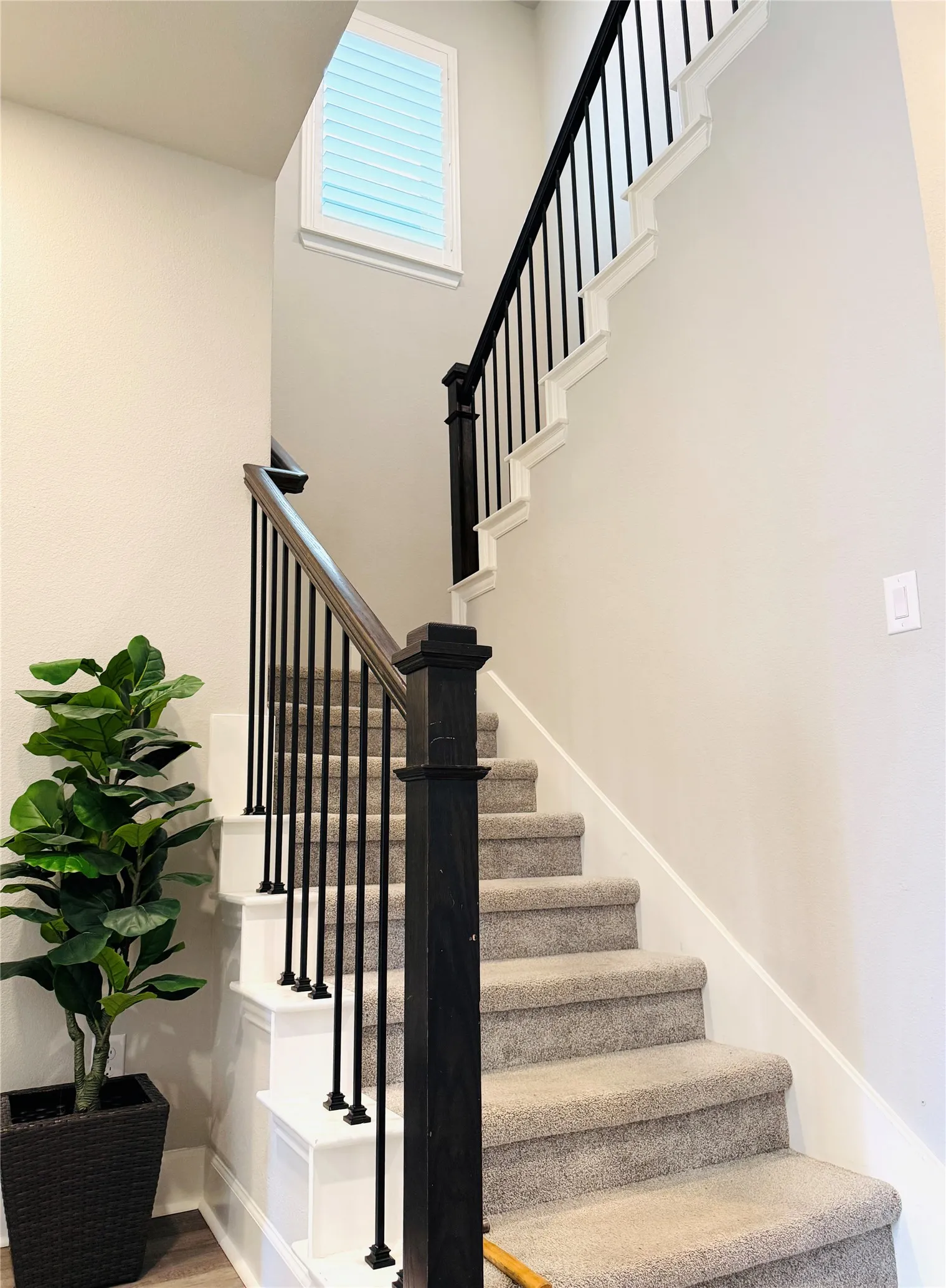 Single Family Residence For Rent in Dallas County , 3417 Rosebud Park Lane, Dallas, Texas 75229, 3 Bedroom, 3 Bathroom, 2 Garage spaces, 2,871 Sqft, built in 2021, mls#21389781, Real Estate Agent in Dallas, Homes For Rent in Dallas county, Homes For Rent in Dallas, Realtor in Dallas Texas, Real Estate Brokerage Independent Realty Texas, Luminita Cordes Realtor