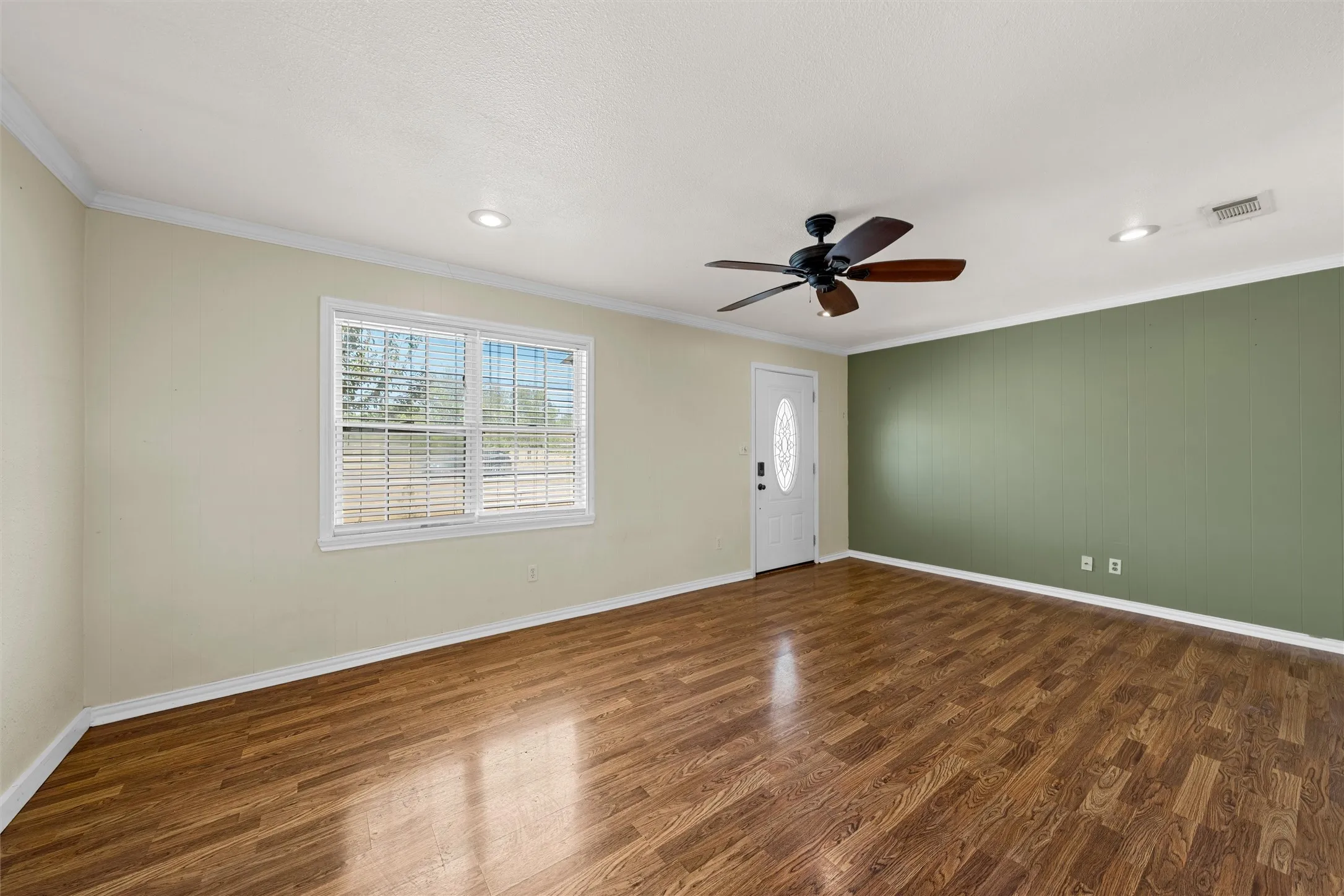 Single Family Residence For Sale in Coryell County , 3370 County Road 303, Oglesby, Texas 76561, 3 Bedroom, 2 Bathroom, Garage spaces, 1,172 Sqft, built in 1985, mls#21389743, Real Estate Agent in Oglesby, Homes For Sale in Coryell county, Homes For Sale in Oglesby, Realtor in Oglesby Texas, Real Estate Brokerage Independent Realty Texas, Luminita Cordes Realtor