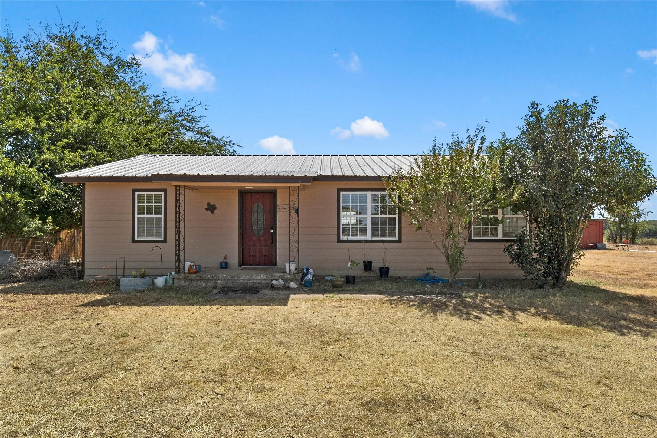 Single Family Residence For Sale in Coryell County , 3370 County Road 303, Oglesby, Texas 76561, 3 Bedroom, 2 Bathroom, Garage spaces, 1,172 Sqft, built in 1985, mls#21389743, Real Estate Agent in Oglesby, Homes For Sale in Coryell county, Homes For Sale in Oglesby, Realtor in Oglesby Texas, Real Estate Brokerage Independent Realty Texas, Luminita Cordes Realtor