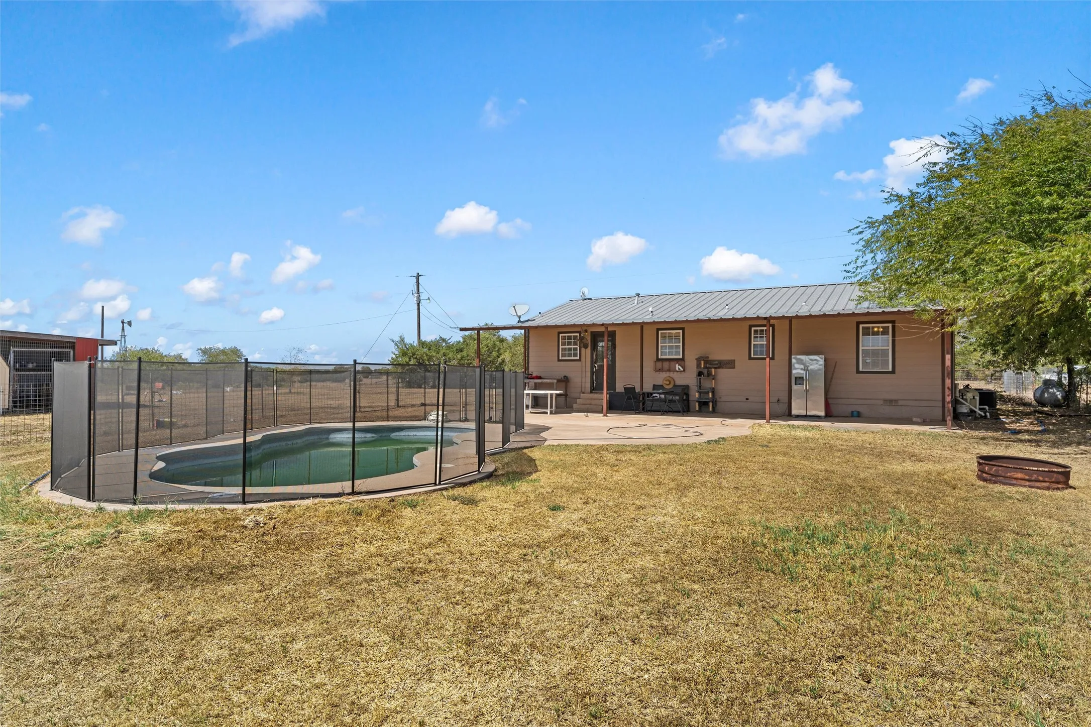 Single Family Residence For Sale in Coryell County , 3370 County Road 303, Oglesby, Texas 76561, 3 Bedroom, 2 Bathroom, Garage spaces, 1,172 Sqft, built in 1985, mls#21389743, Real Estate Agent in Oglesby, Homes For Sale in Coryell county, Homes For Sale in Oglesby, Realtor in Oglesby Texas, Real Estate Brokerage Independent Realty Texas, Luminita Cordes Realtor
