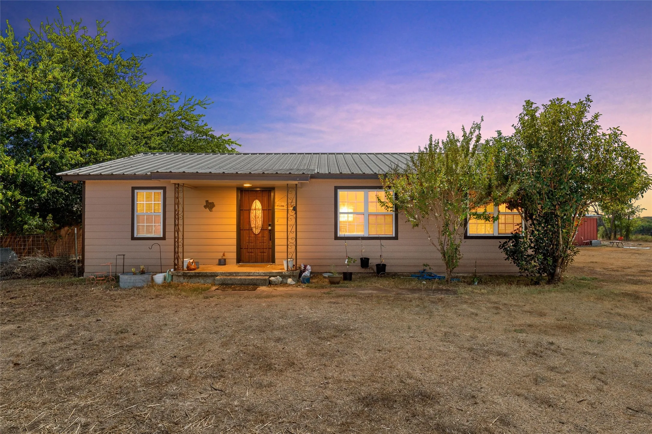 Single Family Residence For Sale in Coryell County , 3370 County Road 303, Oglesby, Texas 76561, 3 Bedroom, 2 Bathroom, Garage spaces, 1,172 Sqft, built in 1985, mls#21389743, Real Estate Agent in Oglesby, Homes For Sale in Coryell county, Homes For Sale in Oglesby, Realtor in Oglesby Texas, Real Estate Brokerage Independent Realty Texas, Luminita Cordes Realtor