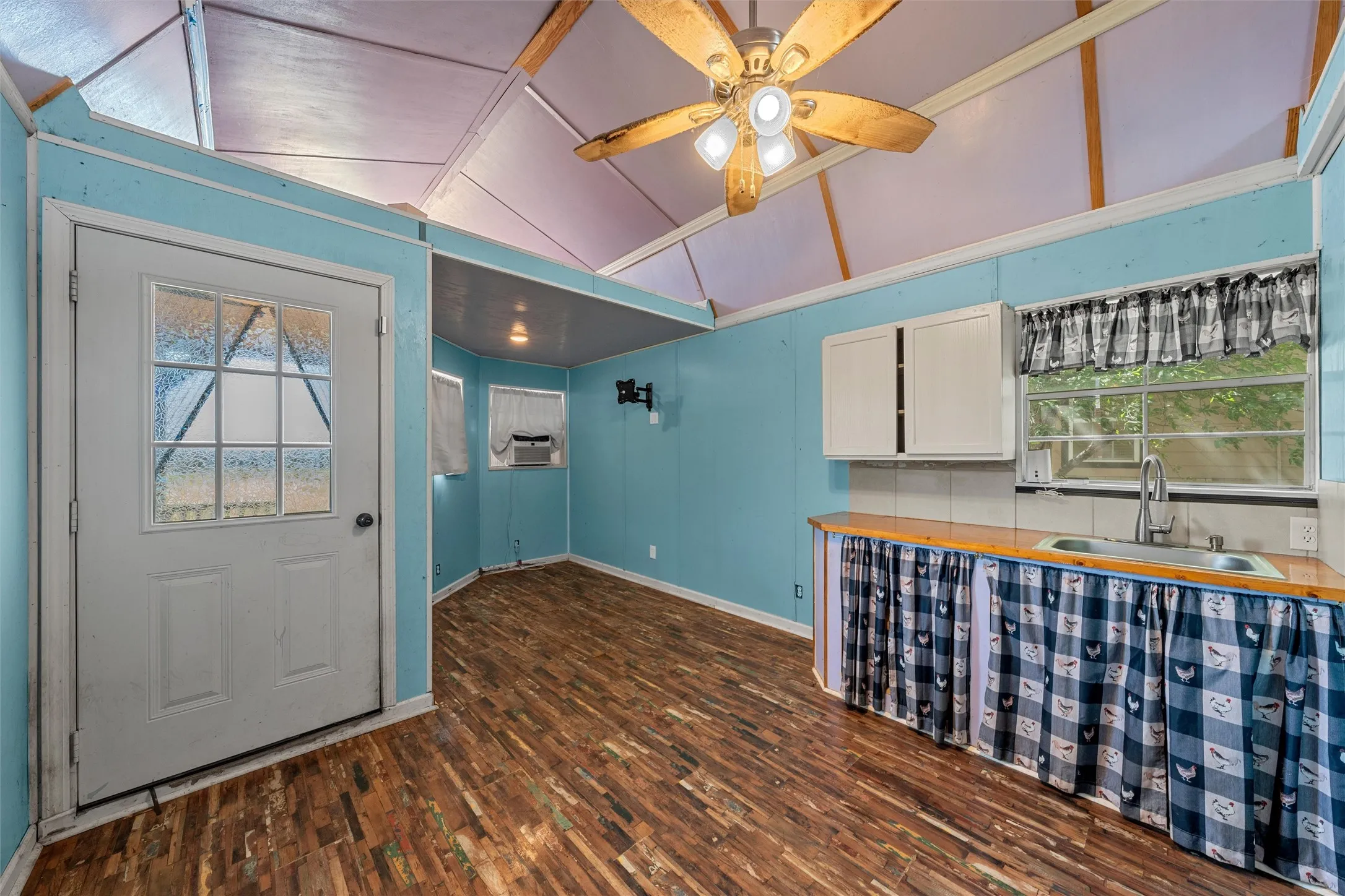 Single Family Residence For Sale in Coryell County , 3370 County Road 303, Oglesby, Texas 76561, 3 Bedroom, 2 Bathroom, Garage spaces, 1,172 Sqft, built in 1985, mls#21389743, Real Estate Agent in Oglesby, Homes For Sale in Coryell county, Homes For Sale in Oglesby, Realtor in Oglesby Texas, Real Estate Brokerage Independent Realty Texas, Luminita Cordes Realtor