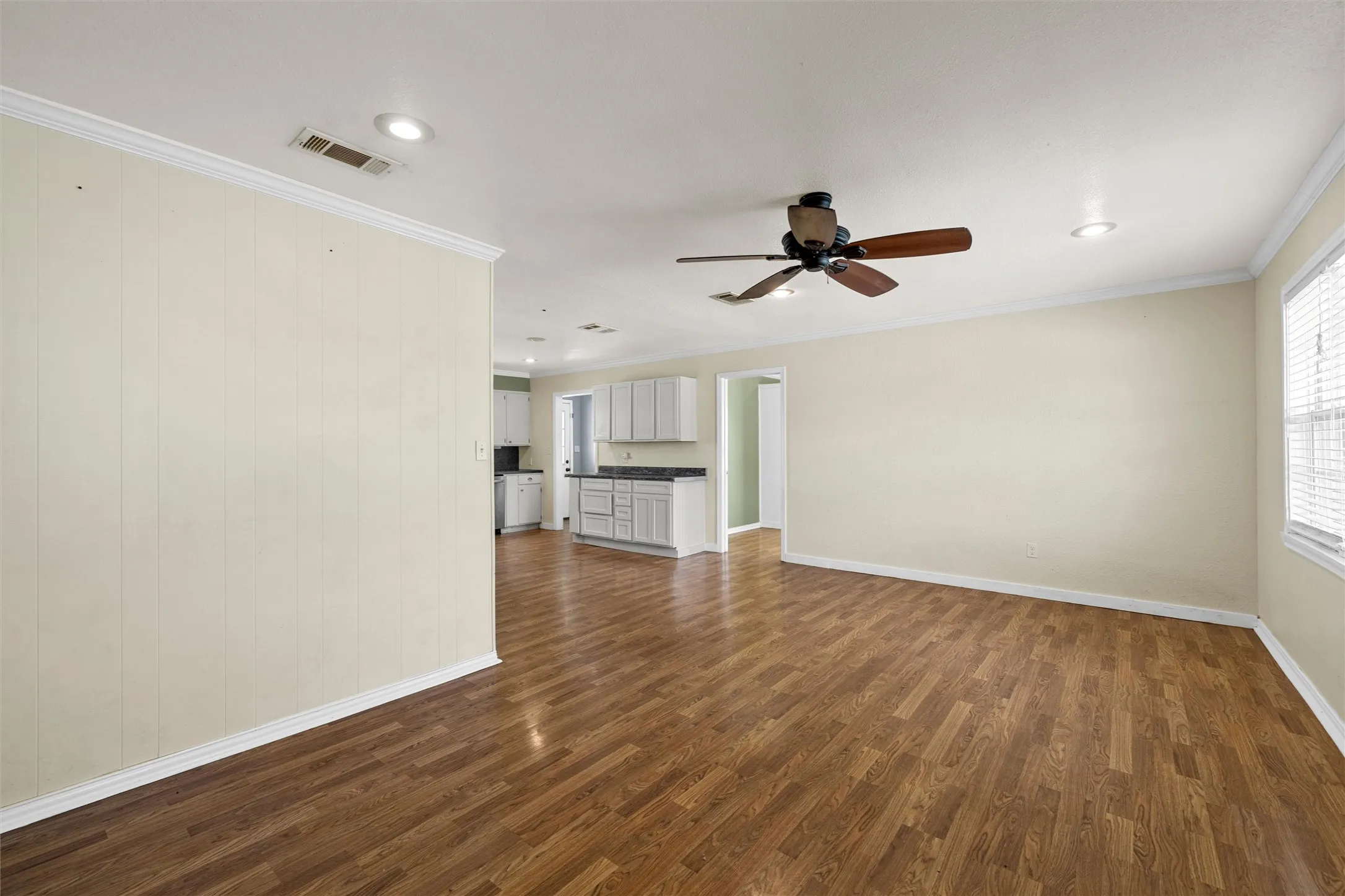Single Family Residence For Sale in Coryell County , 3370 County Road 303, Oglesby, Texas 76561, 3 Bedroom, 2 Bathroom, Garage spaces, 1,172 Sqft, built in 1985, mls#21389743, Real Estate Agent in Oglesby, Homes For Sale in Coryell county, Homes For Sale in Oglesby, Realtor in Oglesby Texas, Real Estate Brokerage Independent Realty Texas, Luminita Cordes Realtor