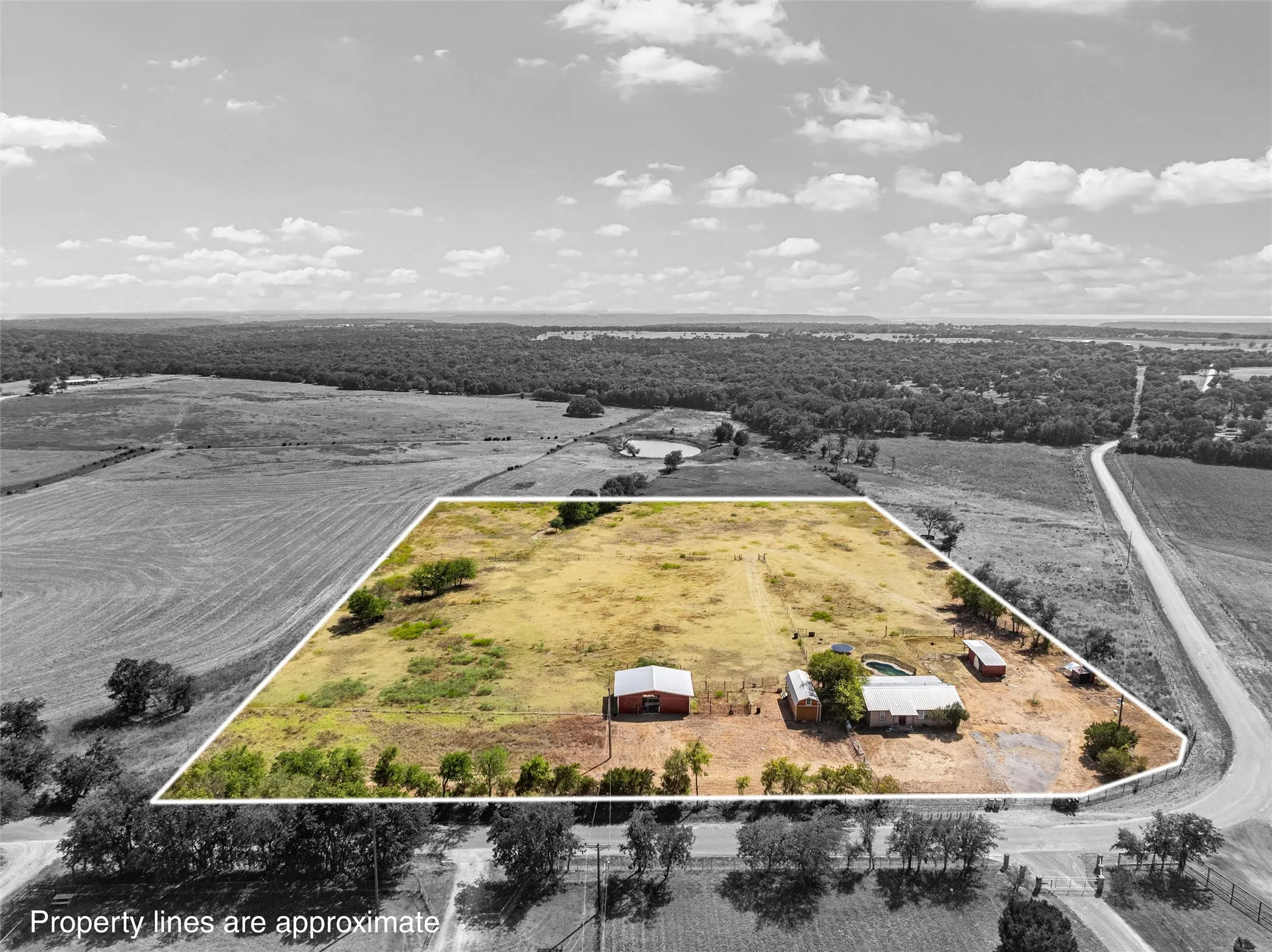 Single Family Residence For Sale in Coryell County , 3370 County Road 303, Oglesby, Texas 76561, 3 Bedroom, 2 Bathroom, Garage spaces, 1,172 Sqft, built in 1985, mls#21389743, Real Estate Agent in Oglesby, Homes For Sale in Coryell county, Homes For Sale in Oglesby, Realtor in Oglesby Texas, Real Estate Brokerage Independent Realty Texas, Luminita Cordes Realtor