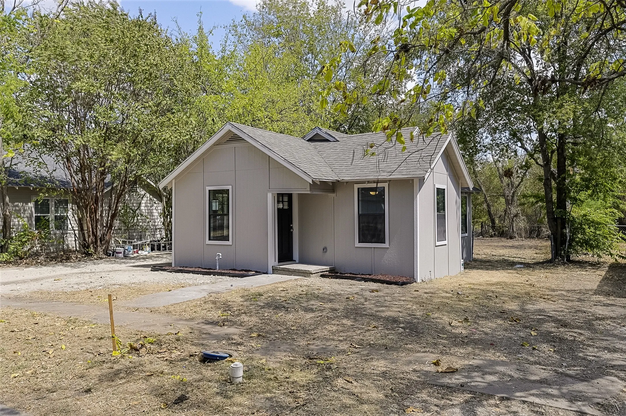 Single Family Residence For Sale in Kaufman County , 1108 N Catherine Street, Terrell, Texas 75160, 2 Bedroom, 1 Bathroom, 1 Garage spaces, 740 Sqft, built in 1970, mls#21389617, Real Estate Agent in Terrell, Homes For Sale in Kaufman county, Homes For Sale in Terrell, Realtor in Terrell Texas, Real Estate Brokerage Independent Realty Texas, Luminita Cordes Realtor