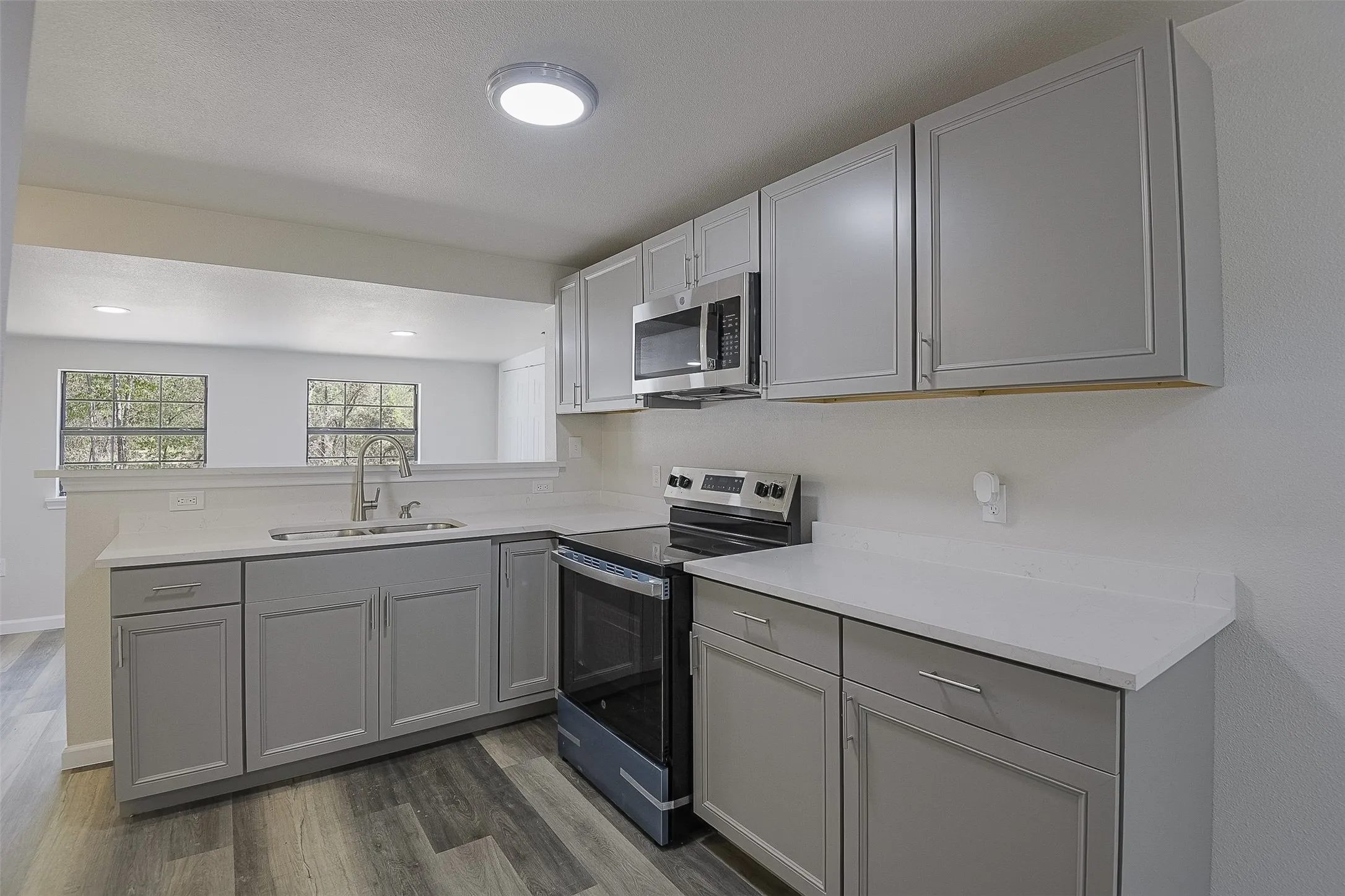 Single Family Residence For Sale in Kaufman County , 1108 N Catherine Street, Terrell, Texas 75160, 2 Bedroom, 1 Bathroom, 1 Garage spaces, 740 Sqft, built in 1970, mls#21389617, Real Estate Agent in Terrell, Homes For Sale in Kaufman county, Homes For Sale in Terrell, Realtor in Terrell Texas, Real Estate Brokerage Independent Realty Texas, Luminita Cordes Realtor