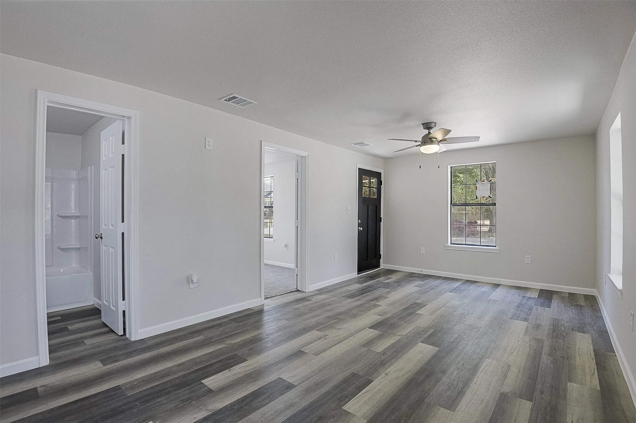 Single Family Residence For Sale in Kaufman County , 1108 N Catherine Street, Terrell, Texas 75160, 2 Bedroom, 1 Bathroom, 1 Garage spaces, 740 Sqft, built in 1970, mls#21389617, Real Estate Agent in Terrell, Homes For Sale in Kaufman county, Homes For Sale in Terrell, Realtor in Terrell Texas, Real Estate Brokerage Independent Realty Texas, Luminita Cordes Realtor