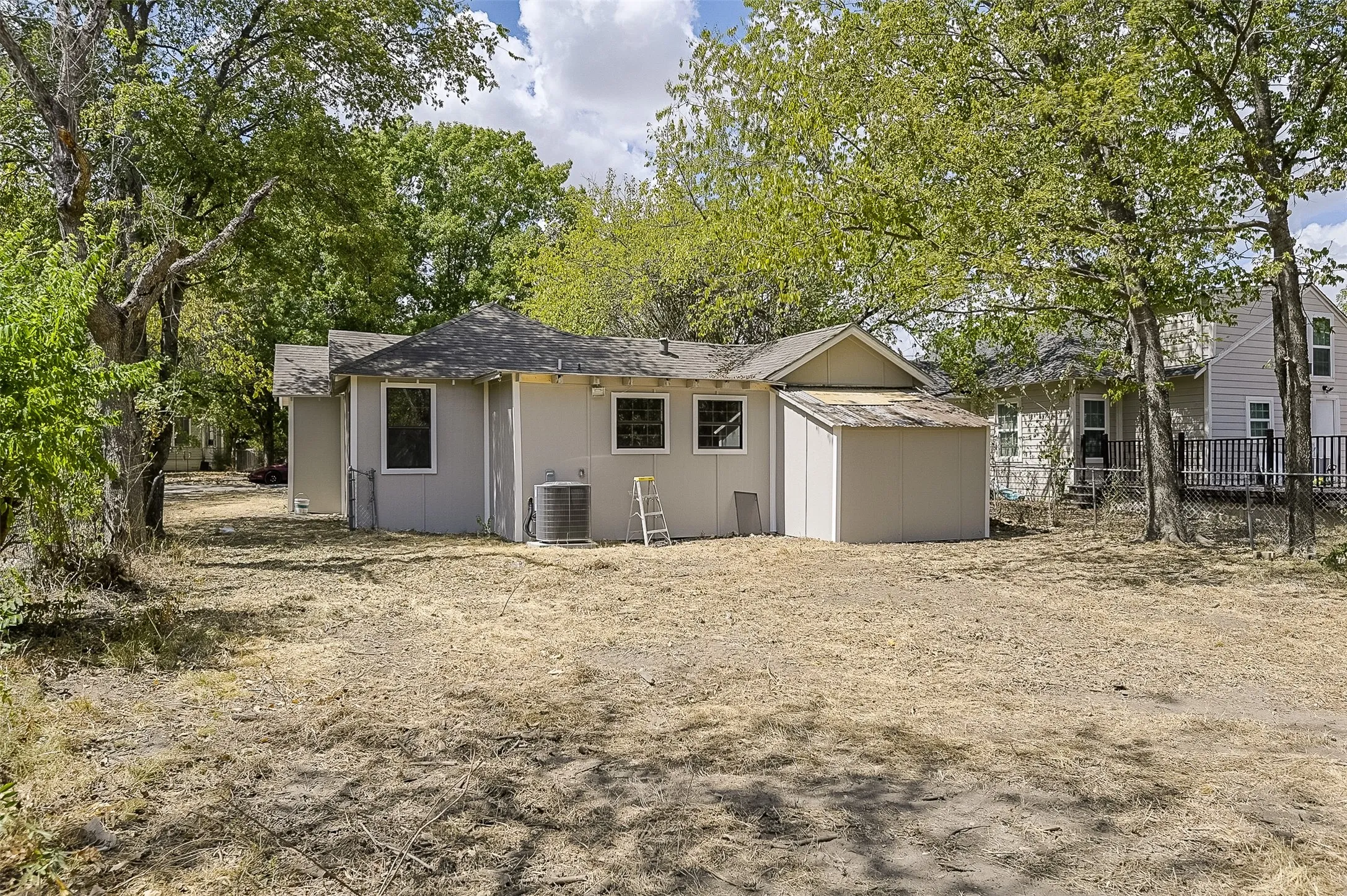 Single Family Residence For Sale in Kaufman County , 1108 N Catherine Street, Terrell, Texas 75160, 2 Bedroom, 1 Bathroom, 1 Garage spaces, 740 Sqft, built in 1970, mls#21389617, Real Estate Agent in Terrell, Homes For Sale in Kaufman county, Homes For Sale in Terrell, Realtor in Terrell Texas, Real Estate Brokerage Independent Realty Texas, Luminita Cordes Realtor