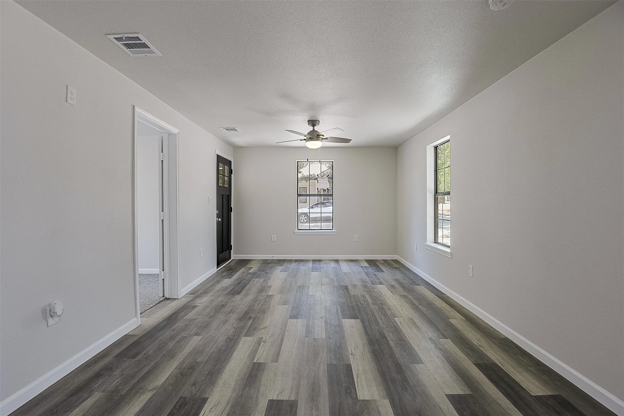 Single Family Residence For Sale in Kaufman County , 1108 N Catherine Street, Terrell, Texas 75160, 2 Bedroom, 1 Bathroom, 1 Garage spaces, 740 Sqft, built in 1970, mls#21389617, Real Estate Agent in Terrell, Homes For Sale in Kaufman county, Homes For Sale in Terrell, Realtor in Terrell Texas, Real Estate Brokerage Independent Realty Texas, Luminita Cordes Realtor