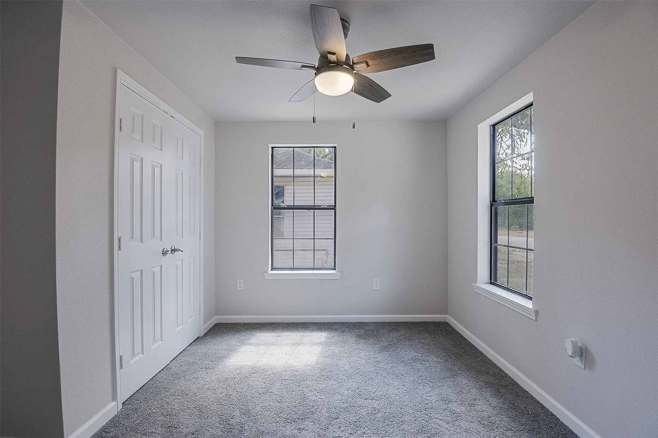Single Family Residence For Sale in Kaufman County , 1108 N Catherine Street, Terrell, Texas 75160, 2 Bedroom, 1 Bathroom, 1 Garage spaces, 740 Sqft, built in 1970, mls#21389617, Real Estate Agent in Terrell, Homes For Sale in Kaufman county, Homes For Sale in Terrell, Realtor in Terrell Texas, Real Estate Brokerage Independent Realty Texas, Luminita Cordes Realtor