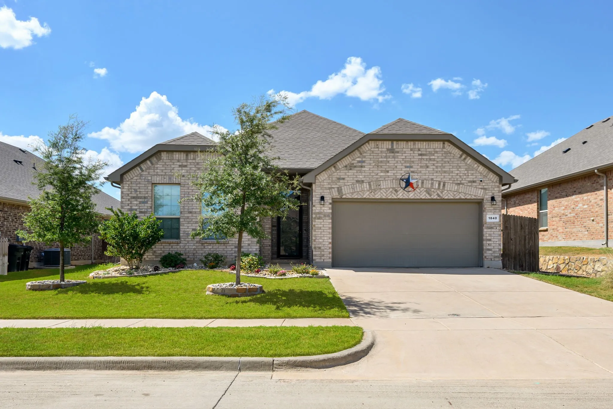 Single Family Residence For Sale in Hood County , 1840 Ruffian Road, Granbury, Texas 76049, 4 Bedroom, 2 Bathroom, 2 Garage spaces, 2,214 Sqft, built in 2021, mls#21387997, Real Estate Agent in Granbury, Homes For Sale in Hood county, Homes For Sale in Granbury, Realtor in Granbury Texas, Real Estate Brokerage Independent Realty Texas, Luminita Cordes Realtor