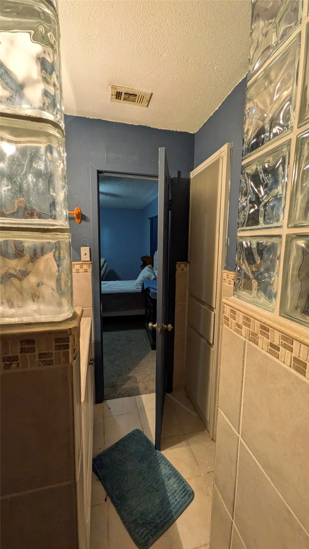 Single Family Residence For Sale in Mc Lennan County , 102 S Patricia Street, Lacy Lakeview, Texas 76705, 4 Bedroom, 2 Bathroom, Garage spaces, 1,902 Sqft, built in 1968, mls#21388971, Real Estate Agent in Lacy Lakeview, Homes For Sale in Mc Lennan county, Homes For Sale in Lacy Lakeview, Realtor in Lacy Lakeview Texas, Real Estate Brokerage Independent Realty Texas, Luminita Cordes Realtor