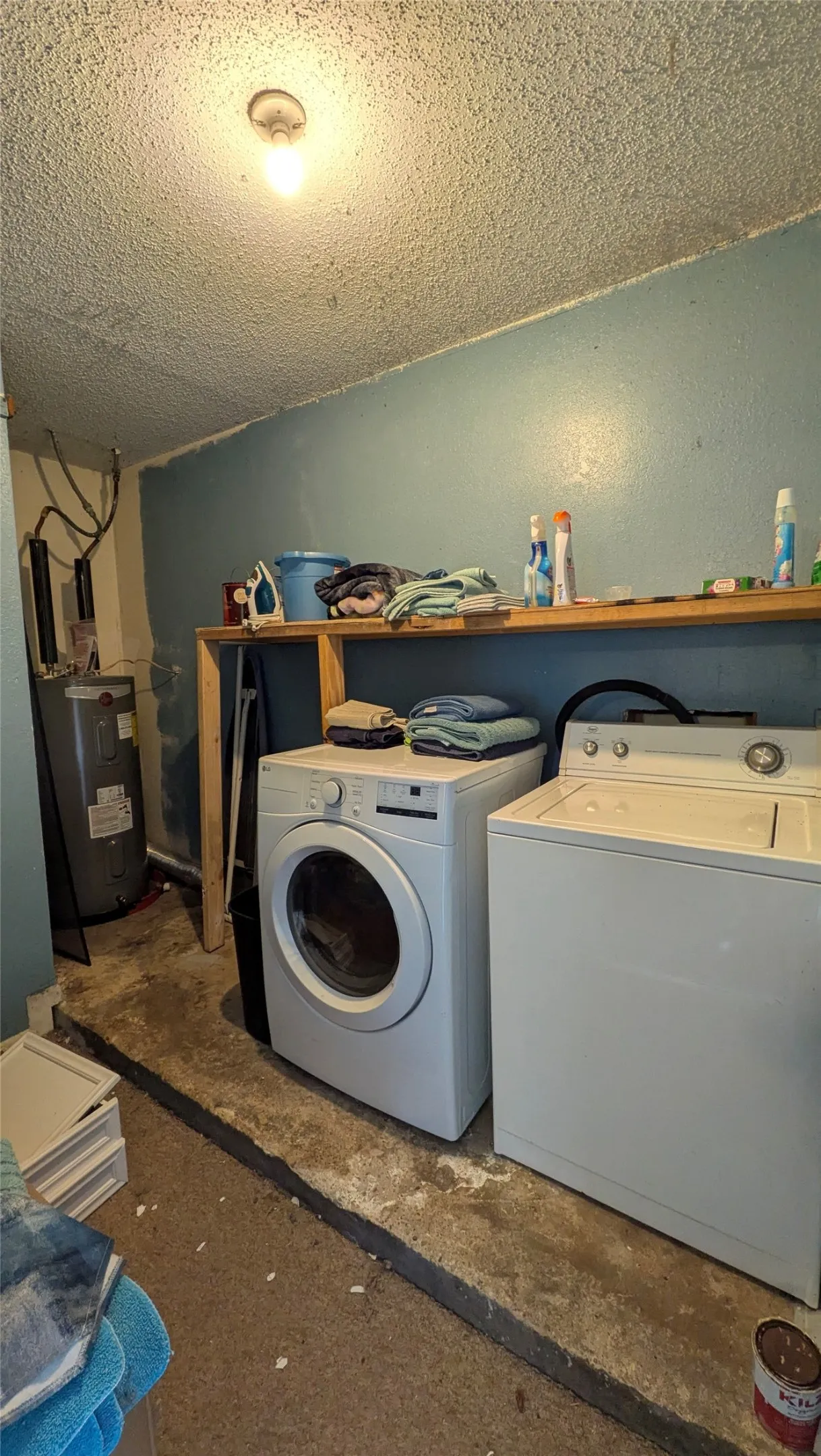 Single Family Residence For Sale in Mc Lennan County , 102 S Patricia Street, Lacy Lakeview, Texas 76705, 4 Bedroom, 2 Bathroom, Garage spaces, 1,902 Sqft, built in 1968, mls#21388971, Real Estate Agent in Lacy Lakeview, Homes For Sale in Mc Lennan county, Homes For Sale in Lacy Lakeview, Realtor in Lacy Lakeview Texas, Real Estate Brokerage Independent Realty Texas, Luminita Cordes Realtor