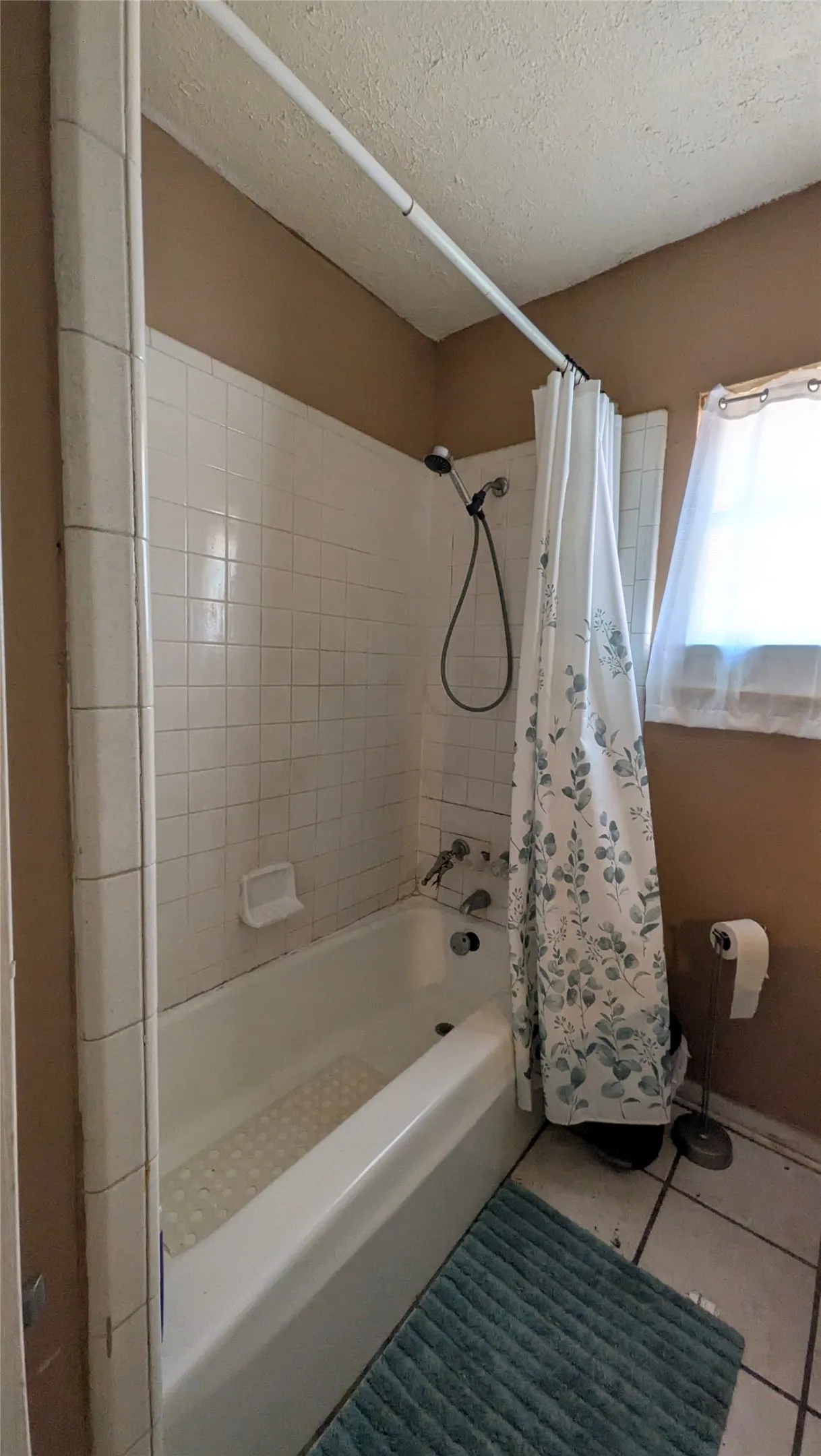 Single Family Residence For Sale in Mc Lennan County , 102 S Patricia Street, Lacy Lakeview, Texas 76705, 4 Bedroom, 2 Bathroom, Garage spaces, 1,902 Sqft, built in 1968, mls#21388971, Real Estate Agent in Lacy Lakeview, Homes For Sale in Mc Lennan county, Homes For Sale in Lacy Lakeview, Realtor in Lacy Lakeview Texas, Real Estate Brokerage Independent Realty Texas, Luminita Cordes Realtor