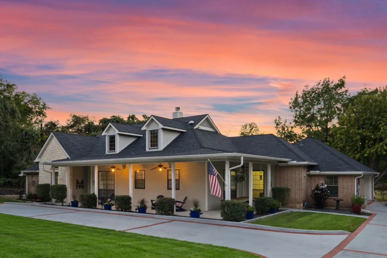 Single Family Residence For Sale in Tarrant County , 1220 Mount Gilead Road, Keller, Texas 76262, 4 Bedroom, 3 Bathroom, 2 Garage spaces, 2,717 Sqft, built in 1999, mls#21388714, Real Estate Agent in Keller, Homes For Sale in Tarrant county, Homes For Sale in Keller, Realtor in Keller Texas, Real Estate Brokerage Independent Realty Texas, Luminita Cordes Realtor