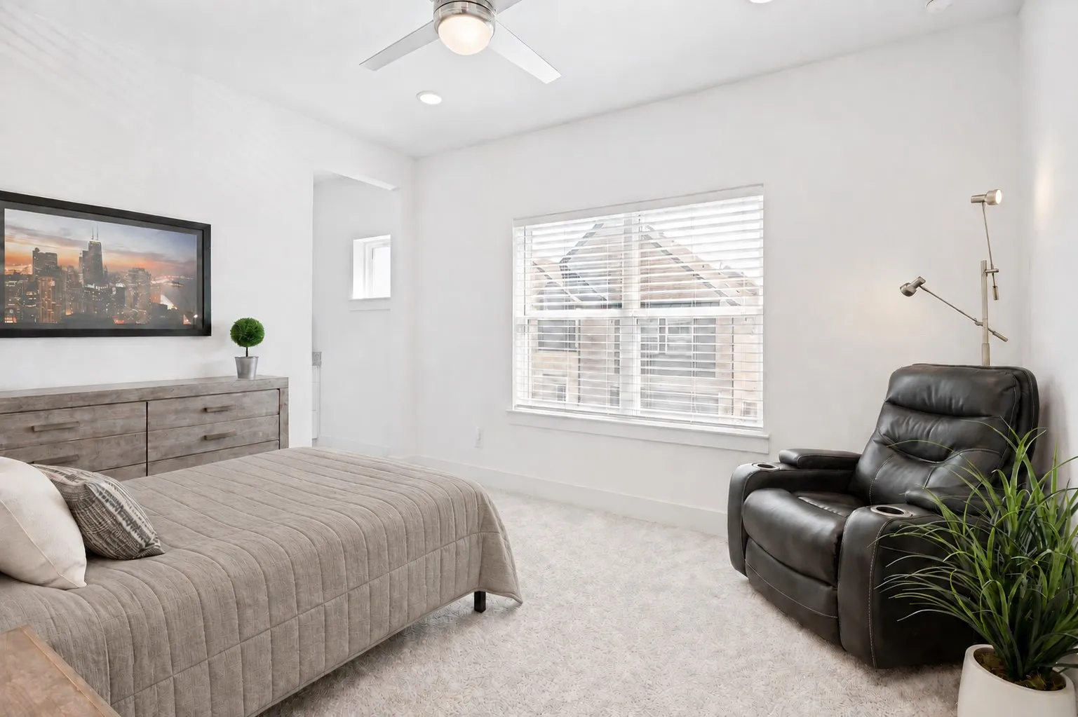 Single Family Residence For Sale in Dallas County , 916 Banyan Tree Lane, Richardson, Texas 75081, 5 Bedroom, 4 Bathroom, 2 Garage spaces, 3,568 Sqft, built in 2021, mls#21383366, Real Estate Agent in Richardson, Homes For Sale in Dallas county, Homes For Sale in Richardson, Realtor in Richardson Texas, Real Estate Brokerage Independent Realty Texas, Luminita Cordes Realtor