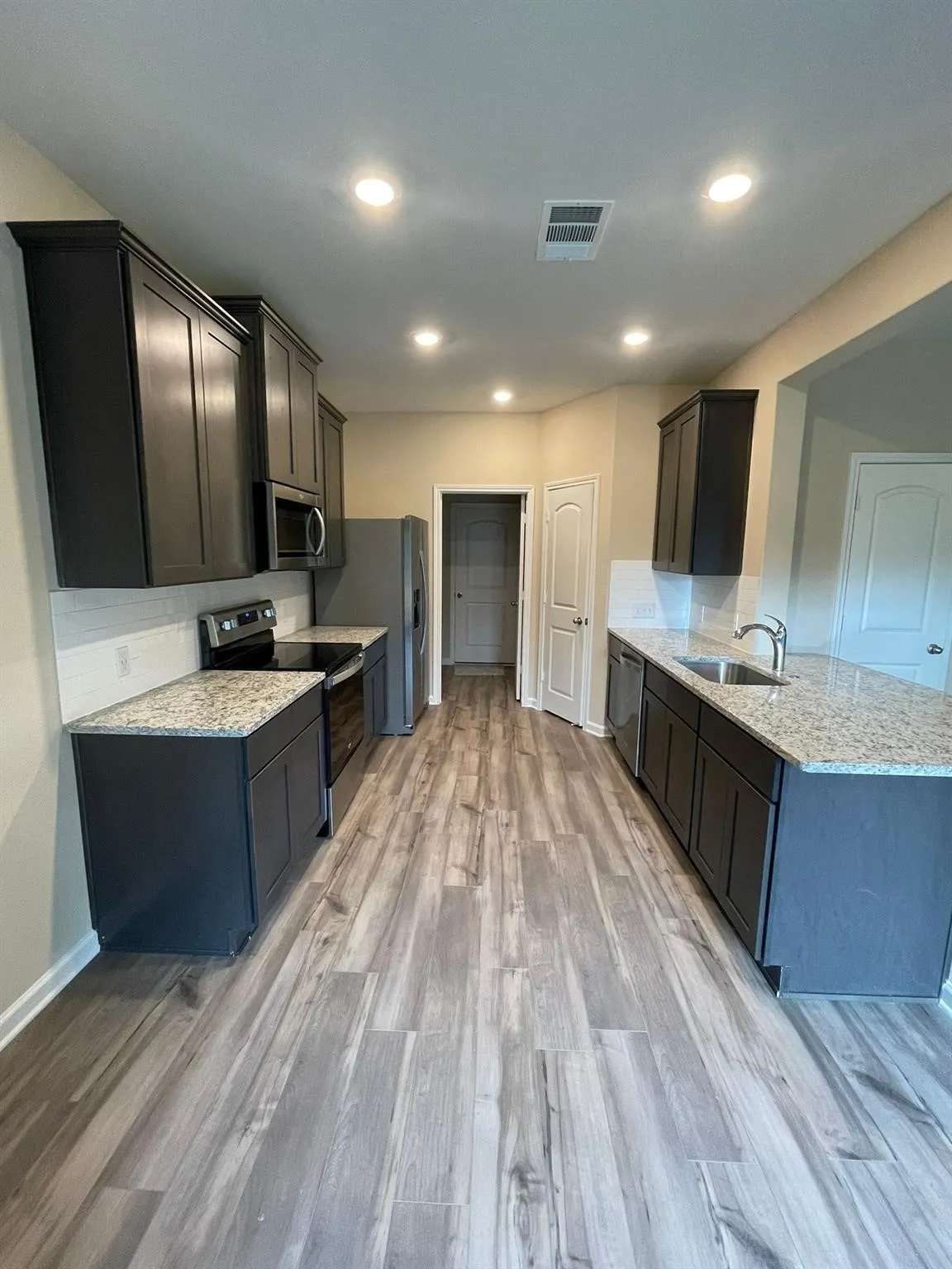 Single Family Residence For Rent in Collin County , 2252 Cashmere Way, Princeton, Texas 75407, 4 Bedroom, 3 Bathroom, 2 Garage spaces, 2,171 Sqft, built in 2021, mls#21389795, Real Estate Agent in Princeton, Homes For Rent in Collin county, Homes For Rent in Princeton, Realtor in Princeton Texas, Real Estate Brokerage Independent Realty Texas, Luminita Cordes Realtor