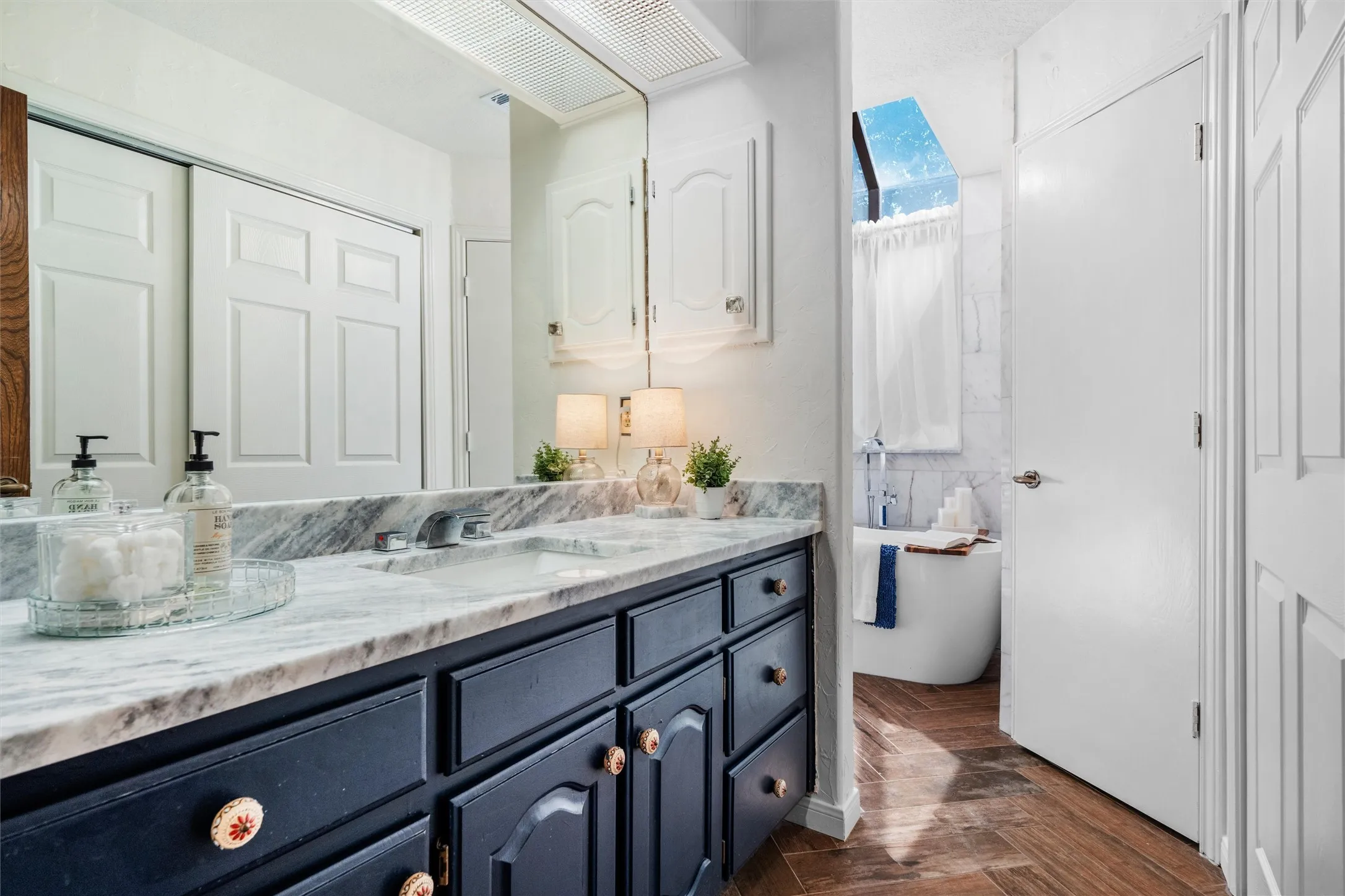 Single Family Residence For Sale in Tarrant County , 1022 Chasemore Drive, Mansfield, Texas 76063, 4 Bedroom, 3 Bathroom, 2 Garage spaces, 2,786 Sqft, built in 1984, mls#21375089, Real Estate Agent in Mansfield, Homes For Sale in Tarrant county, Homes For Sale in Mansfield, Realtor in Mansfield Texas, Real Estate Brokerage Independent Realty Texas, Luminita Cordes Realtor