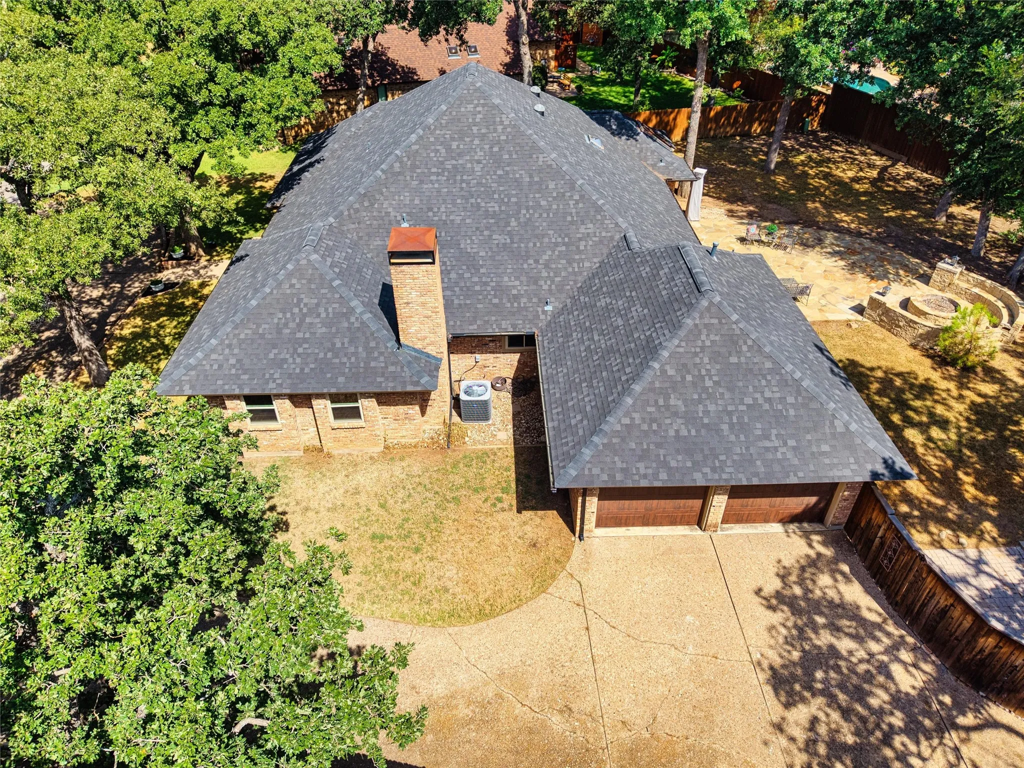 Single Family Residence For Sale in Tarrant County , 1022 Chasemore Drive, Mansfield, Texas 76063, 4 Bedroom, 3 Bathroom, 2 Garage spaces, 2,786 Sqft, built in 1984, mls#21375089, Real Estate Agent in Mansfield, Homes For Sale in Tarrant county, Homes For Sale in Mansfield, Realtor in Mansfield Texas, Real Estate Brokerage Independent Realty Texas, Luminita Cordes Realtor