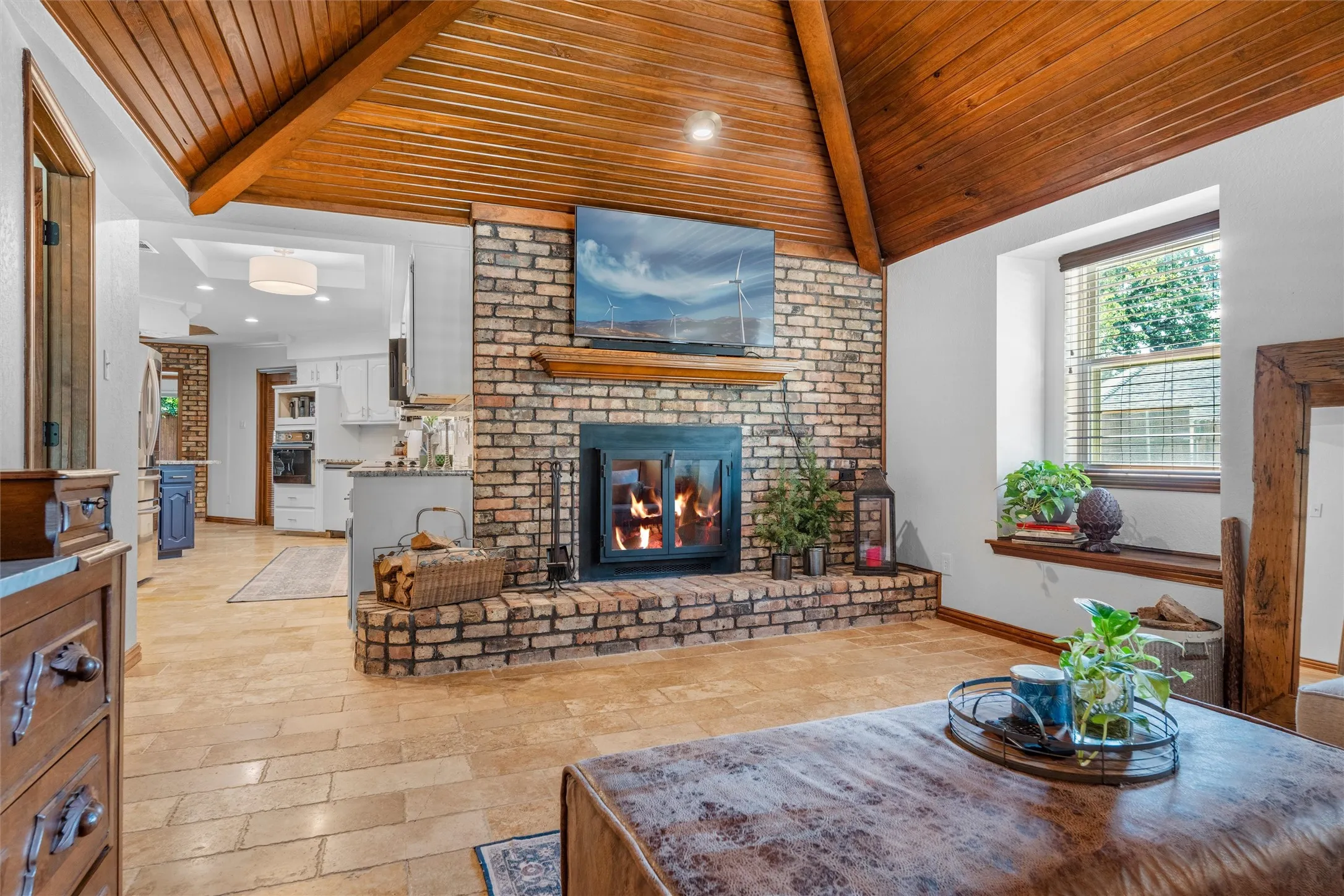 Single Family Residence For Sale in Tarrant County , 1022 Chasemore Drive, Mansfield, Texas 76063, 4 Bedroom, 3 Bathroom, 2 Garage spaces, 2,786 Sqft, built in 1984, mls#21375089, Real Estate Agent in Mansfield, Homes For Sale in Tarrant county, Homes For Sale in Mansfield, Realtor in Mansfield Texas, Real Estate Brokerage Independent Realty Texas, Luminita Cordes Realtor