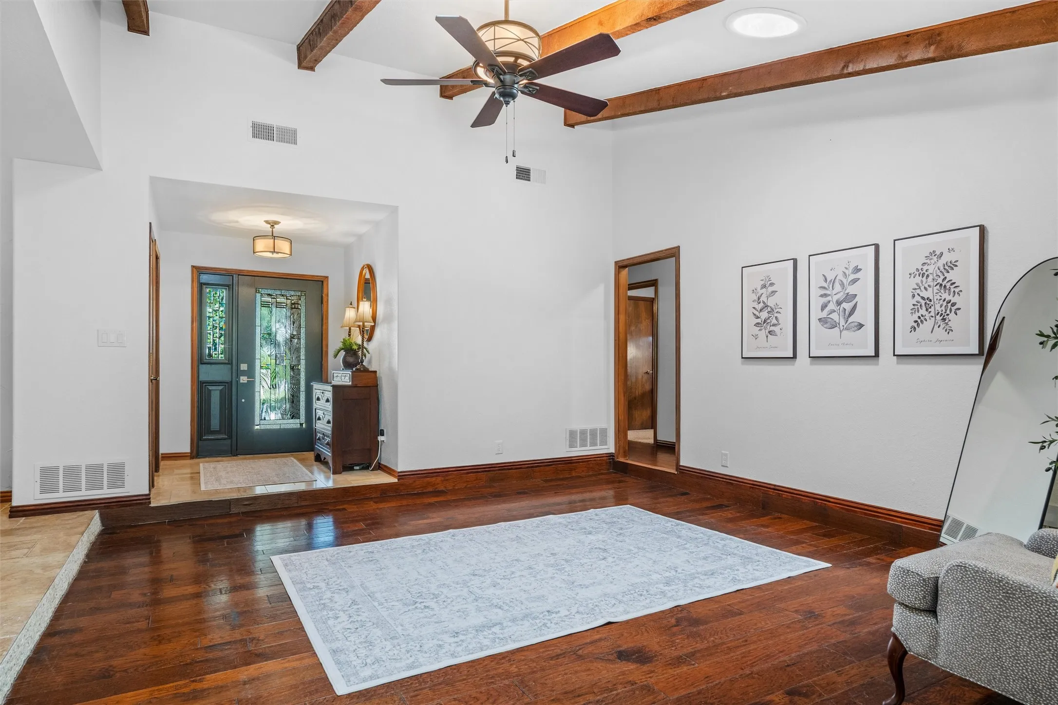 Single Family Residence For Sale in Tarrant County , 1022 Chasemore Drive, Mansfield, Texas 76063, 4 Bedroom, 3 Bathroom, 2 Garage spaces, 2,786 Sqft, built in 1984, mls#21375089, Real Estate Agent in Mansfield, Homes For Sale in Tarrant county, Homes For Sale in Mansfield, Realtor in Mansfield Texas, Real Estate Brokerage Independent Realty Texas, Luminita Cordes Realtor