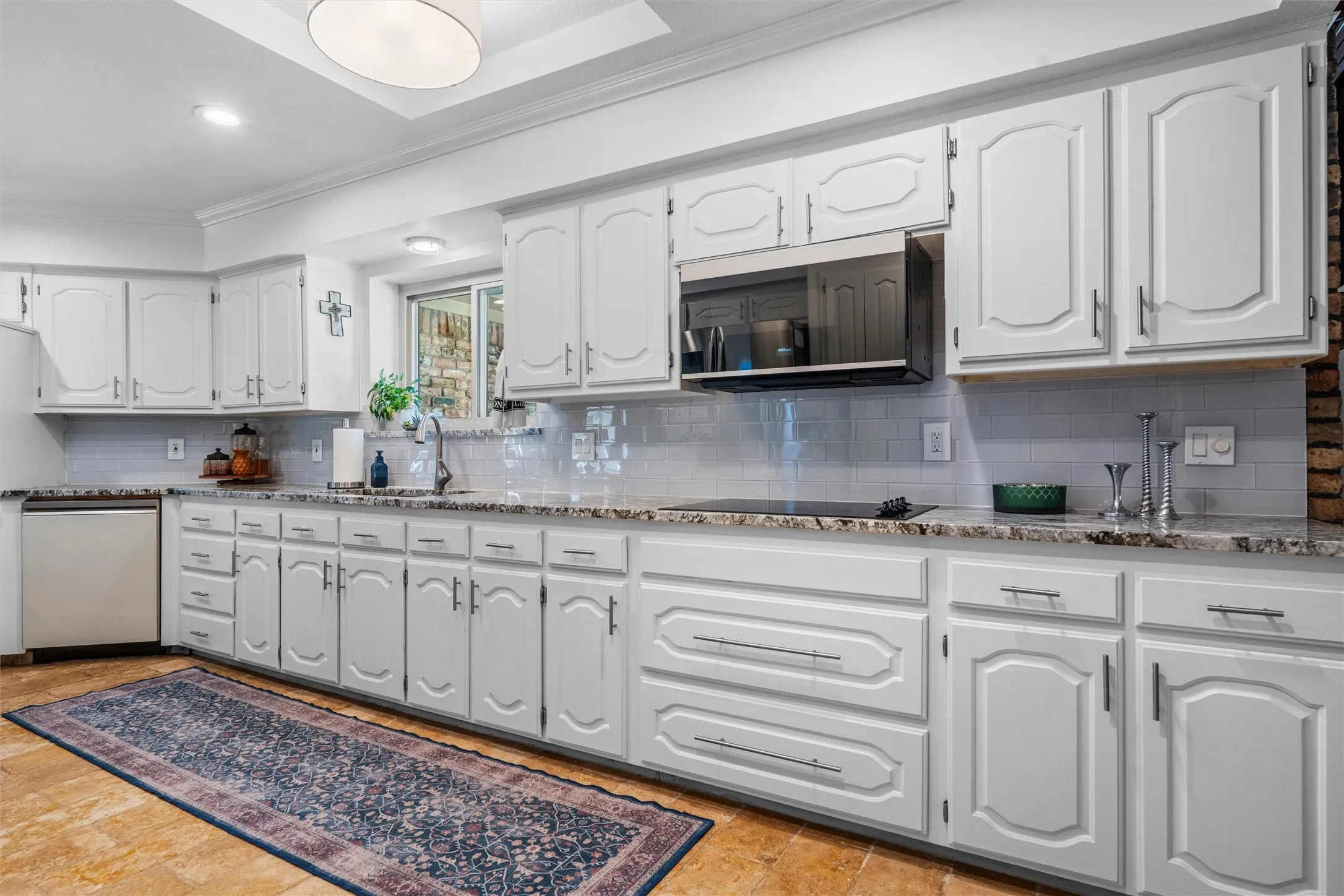 Single Family Residence For Sale in Tarrant County , 1022 Chasemore Drive, Mansfield, Texas 76063, 4 Bedroom, 3 Bathroom, 2 Garage spaces, 2,786 Sqft, built in 1984, mls#21375089, Real Estate Agent in Mansfield, Homes For Sale in Tarrant county, Homes For Sale in Mansfield, Realtor in Mansfield Texas, Real Estate Brokerage Independent Realty Texas, Luminita Cordes Realtor