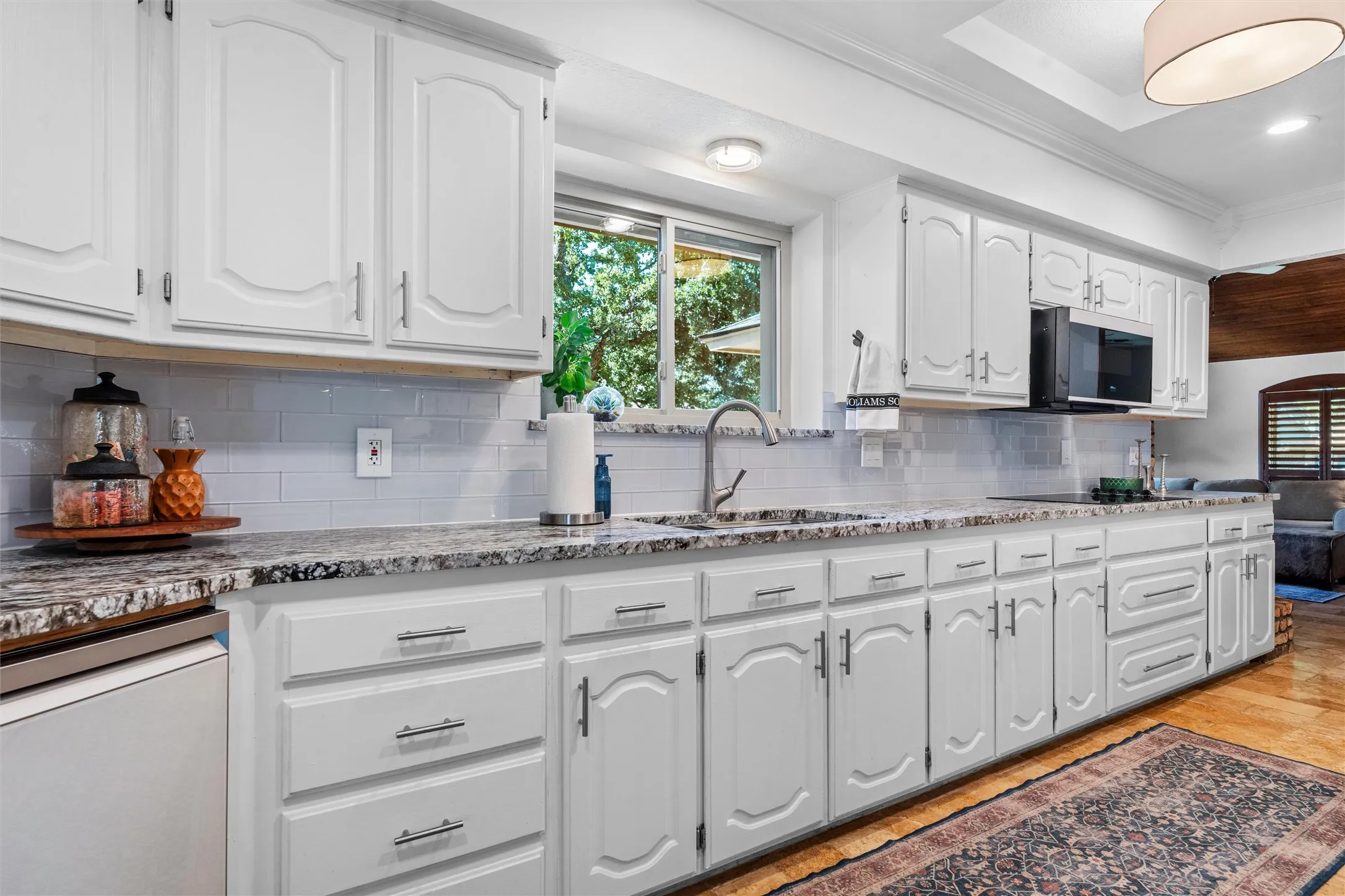 Single Family Residence For Sale in Tarrant County , 1022 Chasemore Drive, Mansfield, Texas 76063, 4 Bedroom, 3 Bathroom, 2 Garage spaces, 2,786 Sqft, built in 1984, mls#21375089, Real Estate Agent in Mansfield, Homes For Sale in Tarrant county, Homes For Sale in Mansfield, Realtor in Mansfield Texas, Real Estate Brokerage Independent Realty Texas, Luminita Cordes Realtor