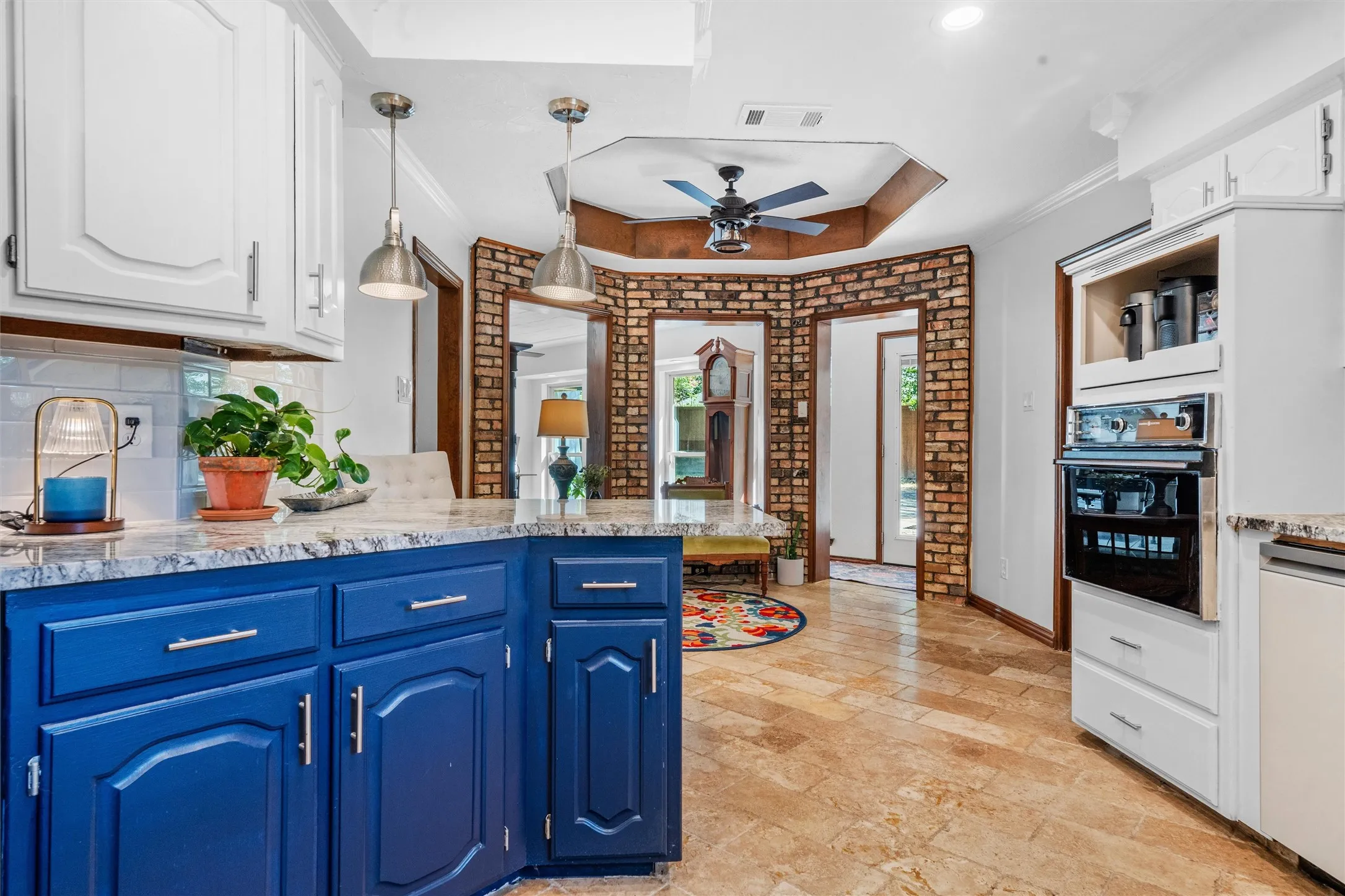 Single Family Residence For Sale in Tarrant County , 1022 Chasemore Drive, Mansfield, Texas 76063, 4 Bedroom, 3 Bathroom, 2 Garage spaces, 2,786 Sqft, built in 1984, mls#21375089, Real Estate Agent in Mansfield, Homes For Sale in Tarrant county, Homes For Sale in Mansfield, Realtor in Mansfield Texas, Real Estate Brokerage Independent Realty Texas, Luminita Cordes Realtor