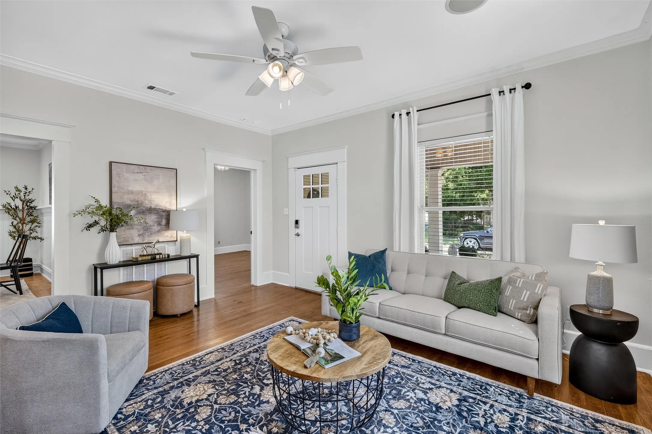 Single Family Residence For Sale in Collin County , 707 Tucker Street, Mc Kinney, Texas 75069, 3 Bedroom, 2 Bathroom, Garage spaces, 1,506 Sqft, built in 1925, mls#21389544, Real Estate Agent in Mc Kinney, Homes For Sale in Collin county, Homes For Sale in Mc Kinney, Realtor in Mc Kinney Texas, Real Estate Brokerage Independent Realty Texas, Luminita Cordes Realtor