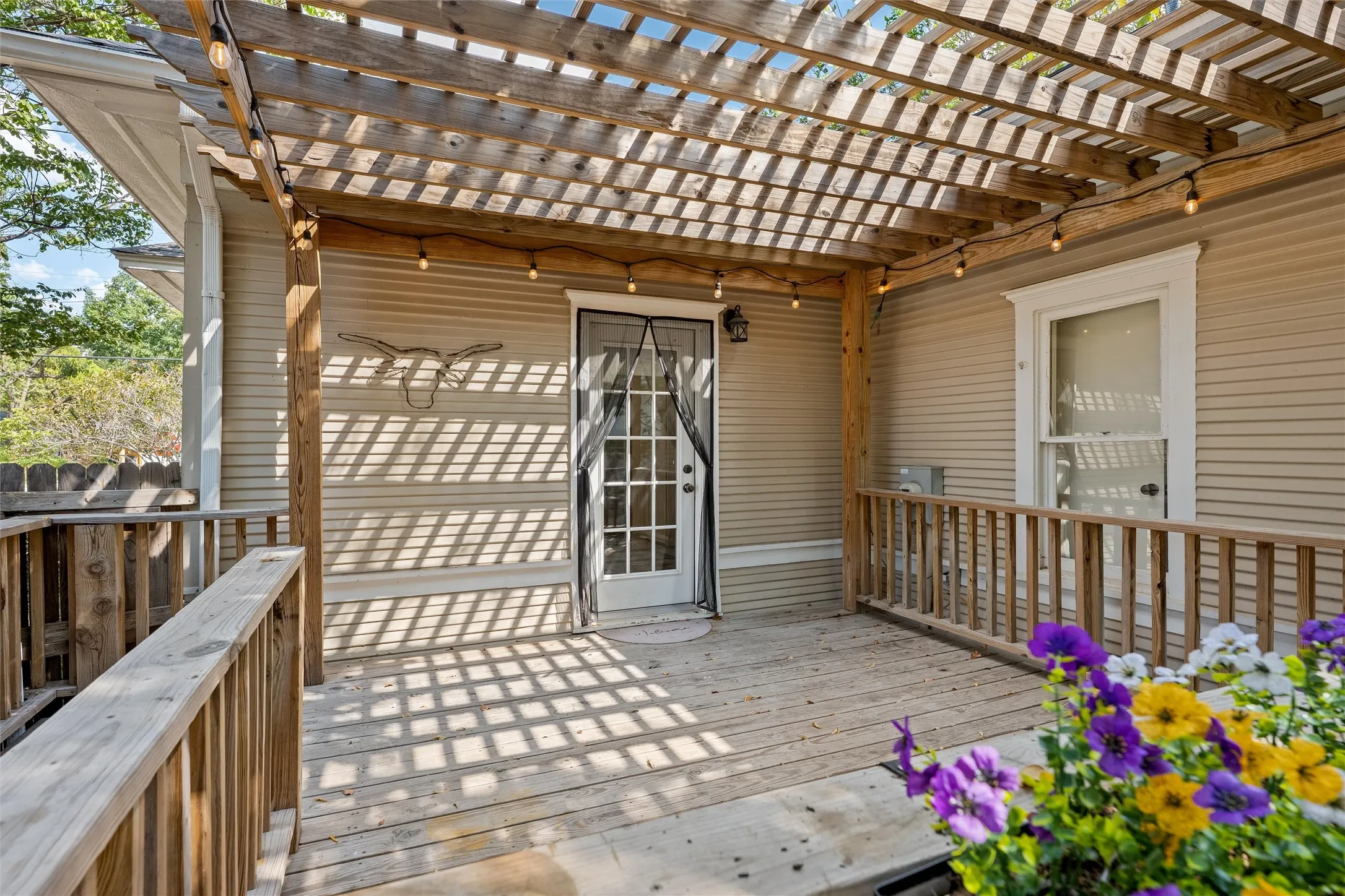 Single Family Residence For Sale in Collin County , 707 Tucker Street, Mc Kinney, Texas 75069, 3 Bedroom, 2 Bathroom, Garage spaces, 1,506 Sqft, built in 1925, mls#21389544, Real Estate Agent in Mc Kinney, Homes For Sale in Collin county, Homes For Sale in Mc Kinney, Realtor in Mc Kinney Texas, Real Estate Brokerage Independent Realty Texas, Luminita Cordes Realtor