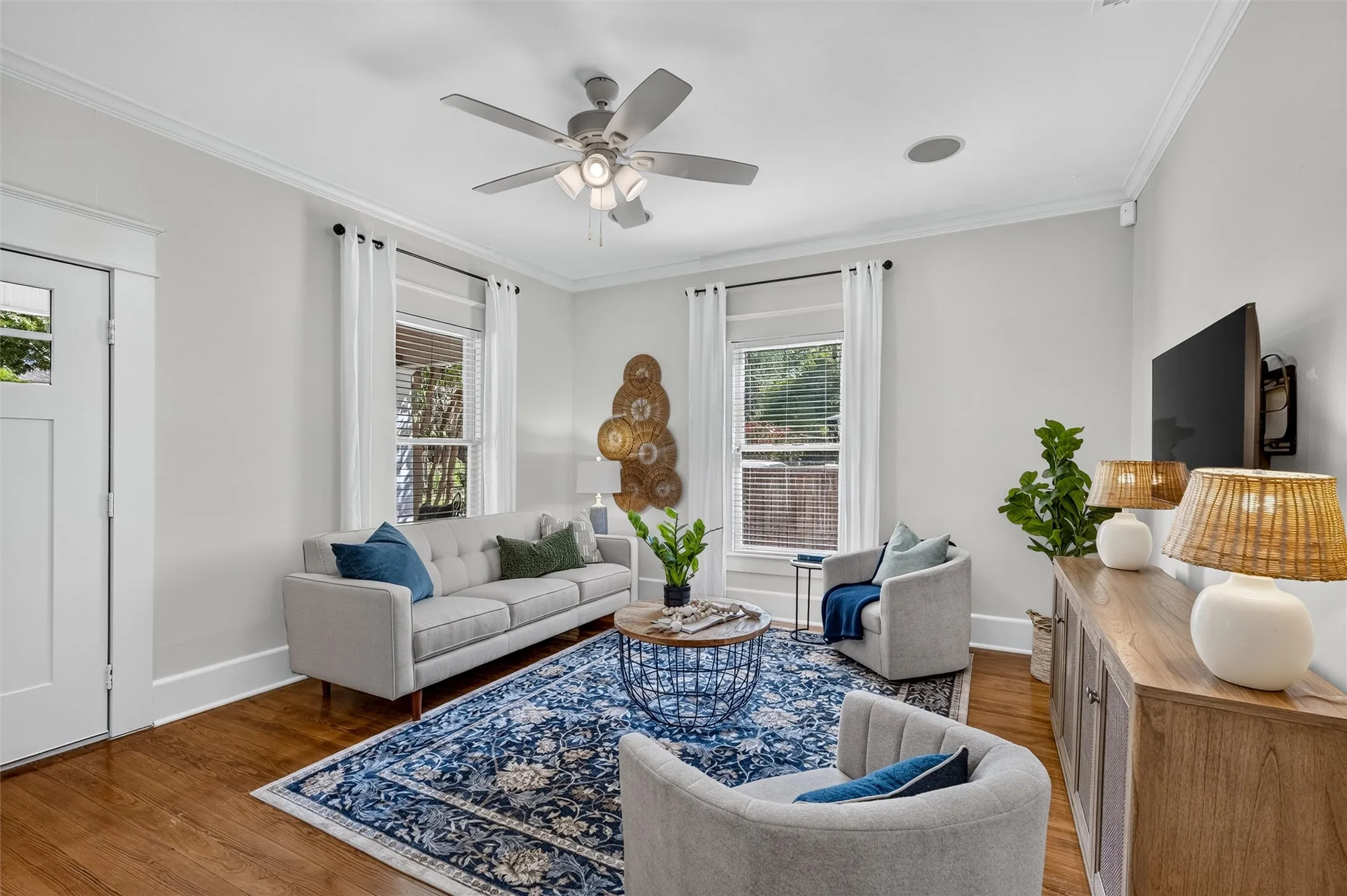 Single Family Residence For Sale in Collin County , 707 Tucker Street, Mc Kinney, Texas 75069, 3 Bedroom, 2 Bathroom, Garage spaces, 1,506 Sqft, built in 1925, mls#21389544, Real Estate Agent in Mc Kinney, Homes For Sale in Collin county, Homes For Sale in Mc Kinney, Realtor in Mc Kinney Texas, Real Estate Brokerage Independent Realty Texas, Luminita Cordes Realtor